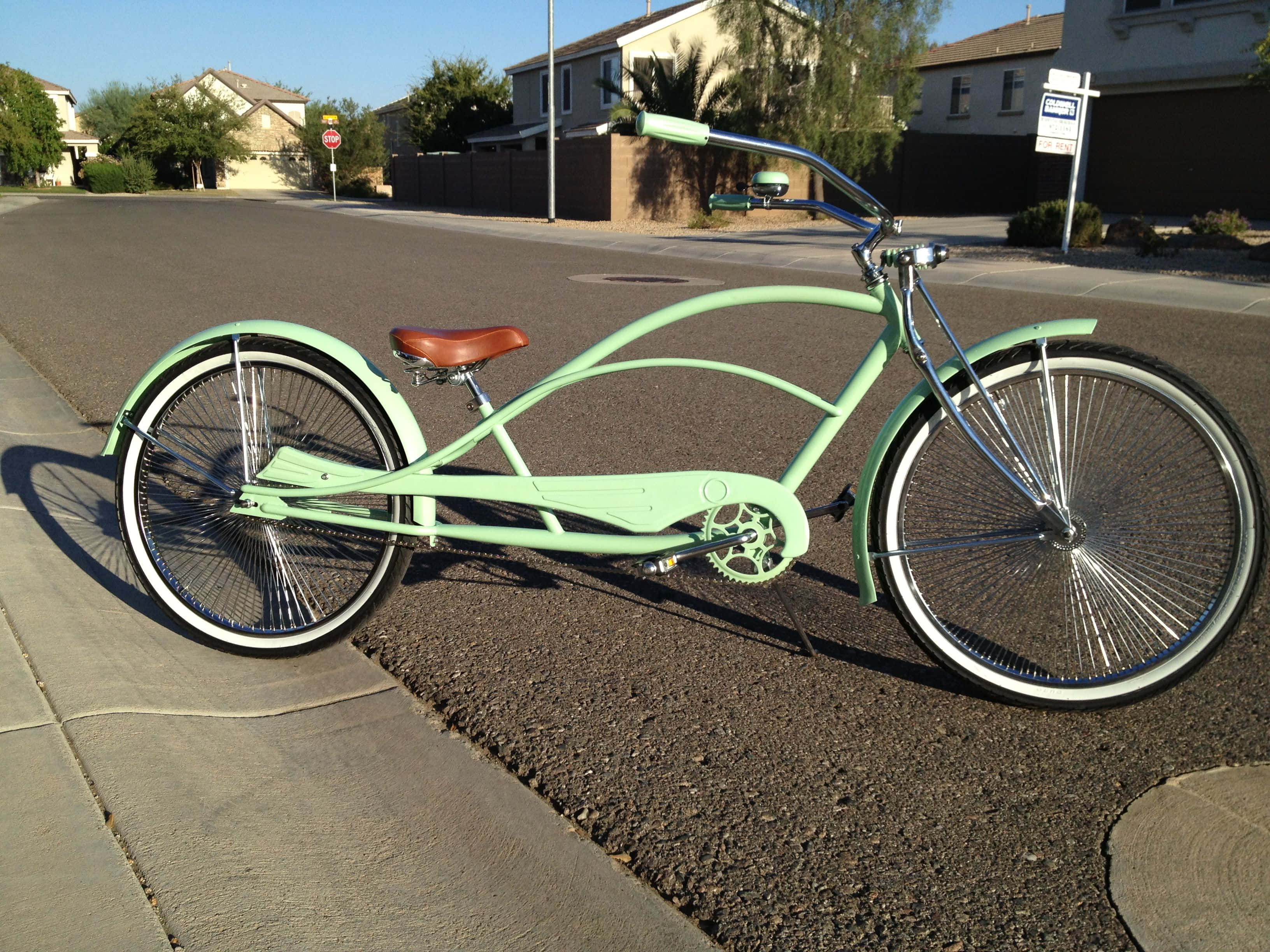 Beach Cruiser, mint green, chrome accents, 2K Desktop Wallpaper