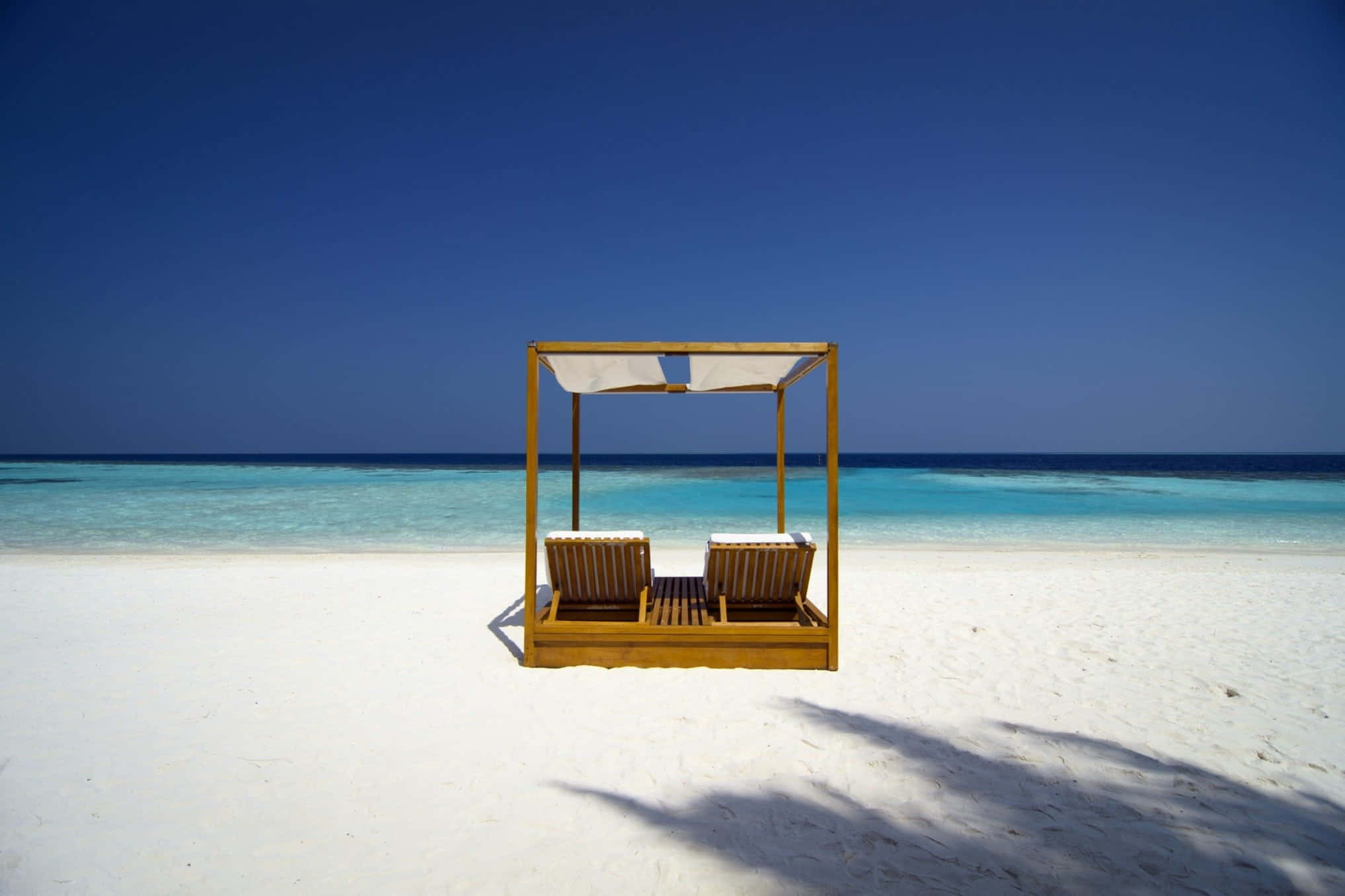 beach daybed 2035 x 1356, wooden lounge chairs, canopy, Full HD Desktop Wallpaper
