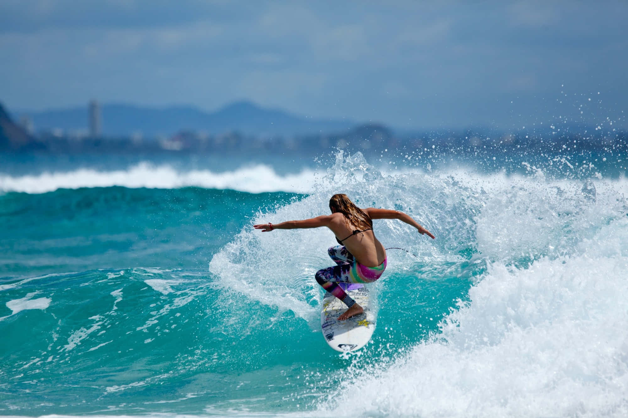 beach water sports, turquoise wave, coastal backdrop, Full HD Desktop Wallpaper