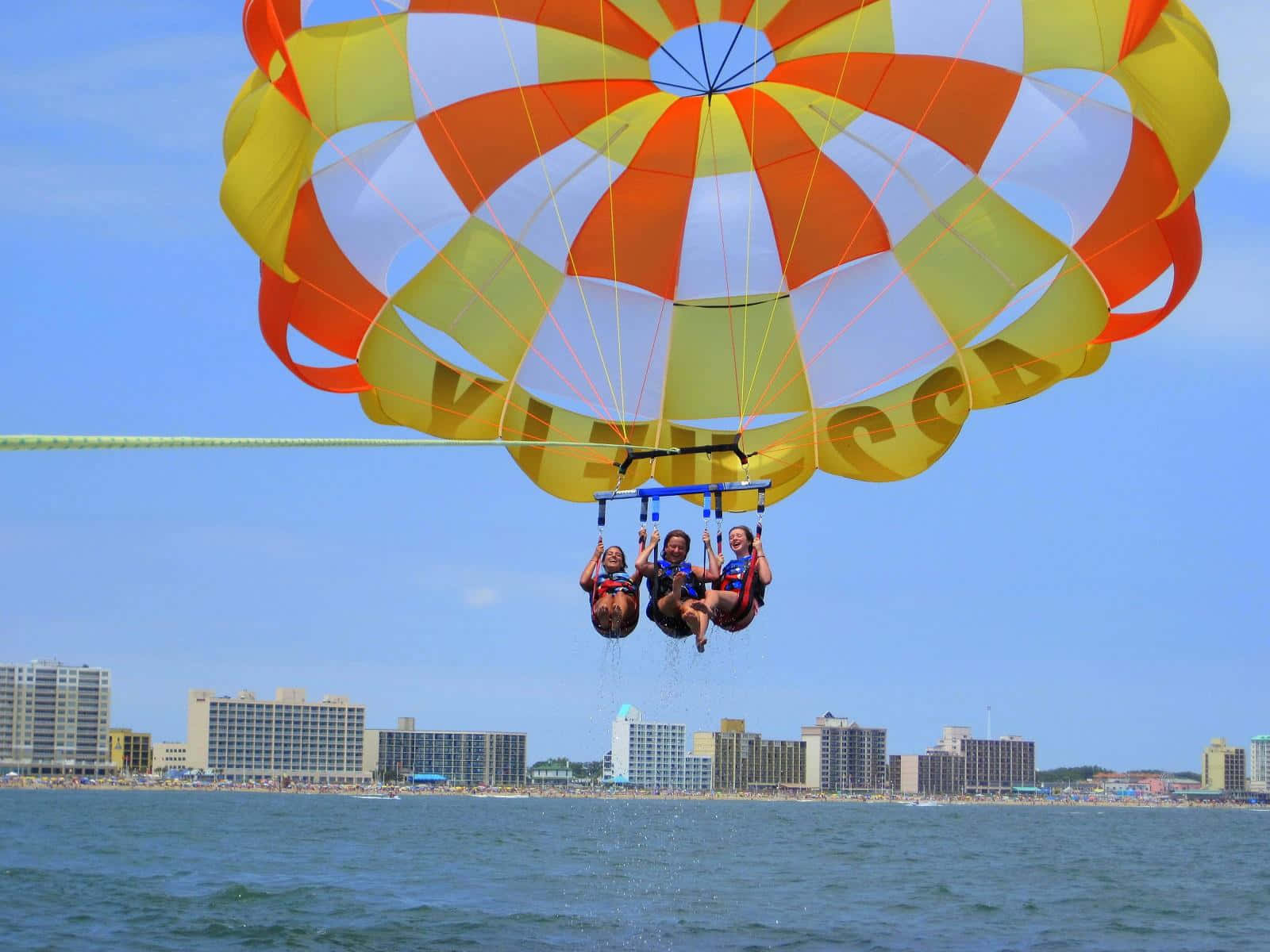 parasail, turquoise water, coastal city skyline, HD Desktop Wallpaper