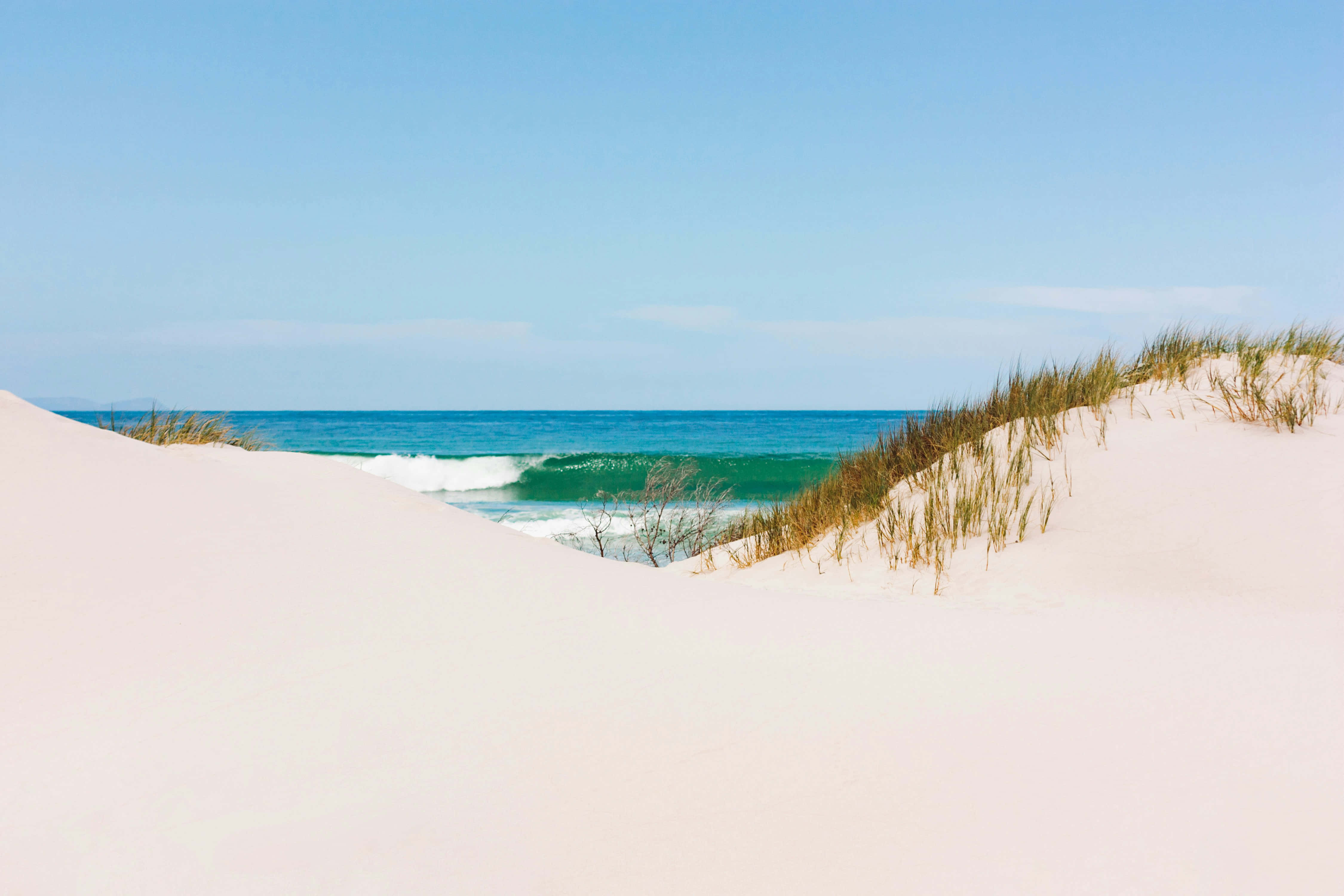 beige sand dunes, white sand dunes, turquoise ocean waves, 4K Desktop Wallpaper