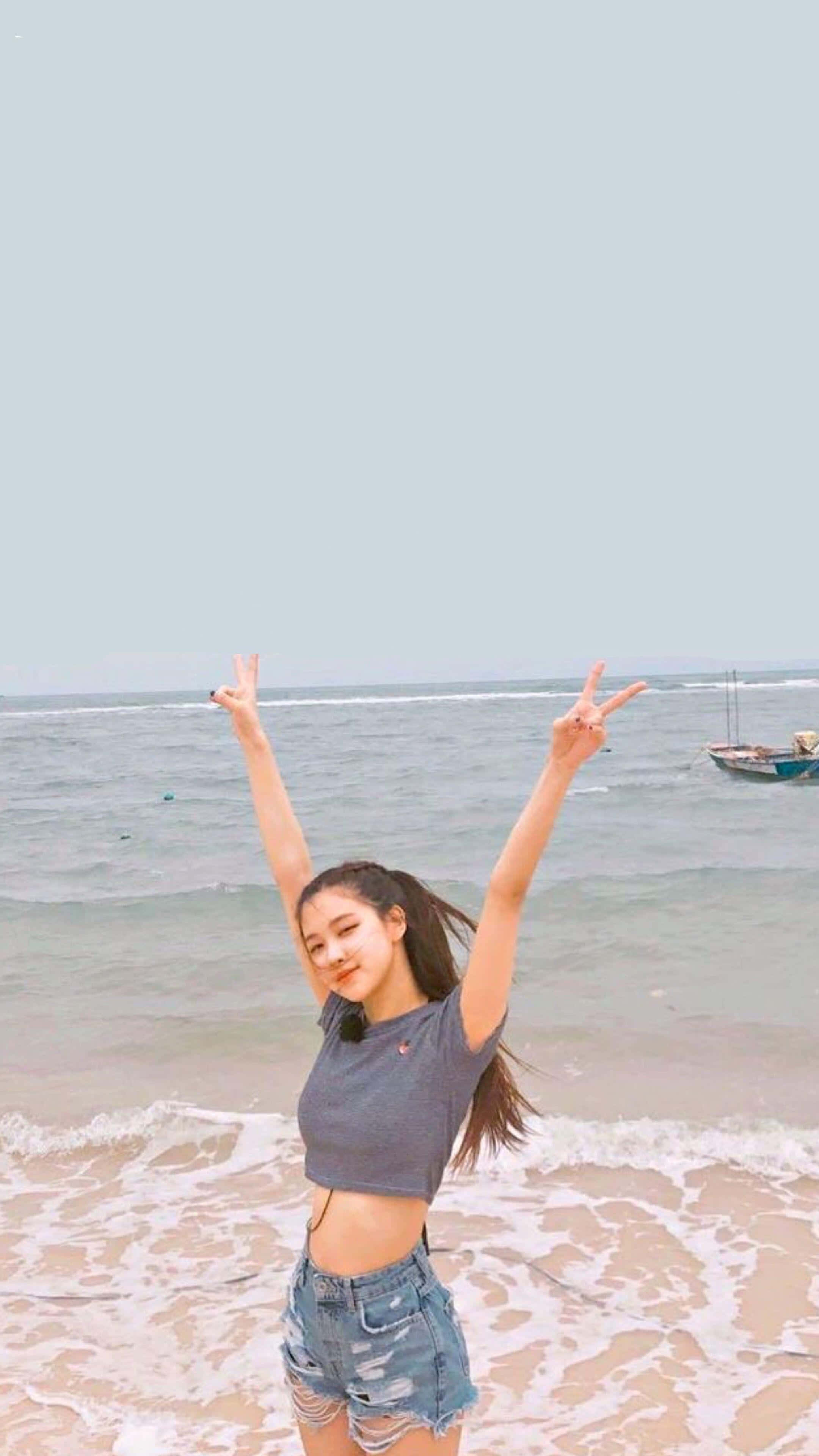 beach girl, denim shorts, gray crop top, 4K Phone Wallpaper