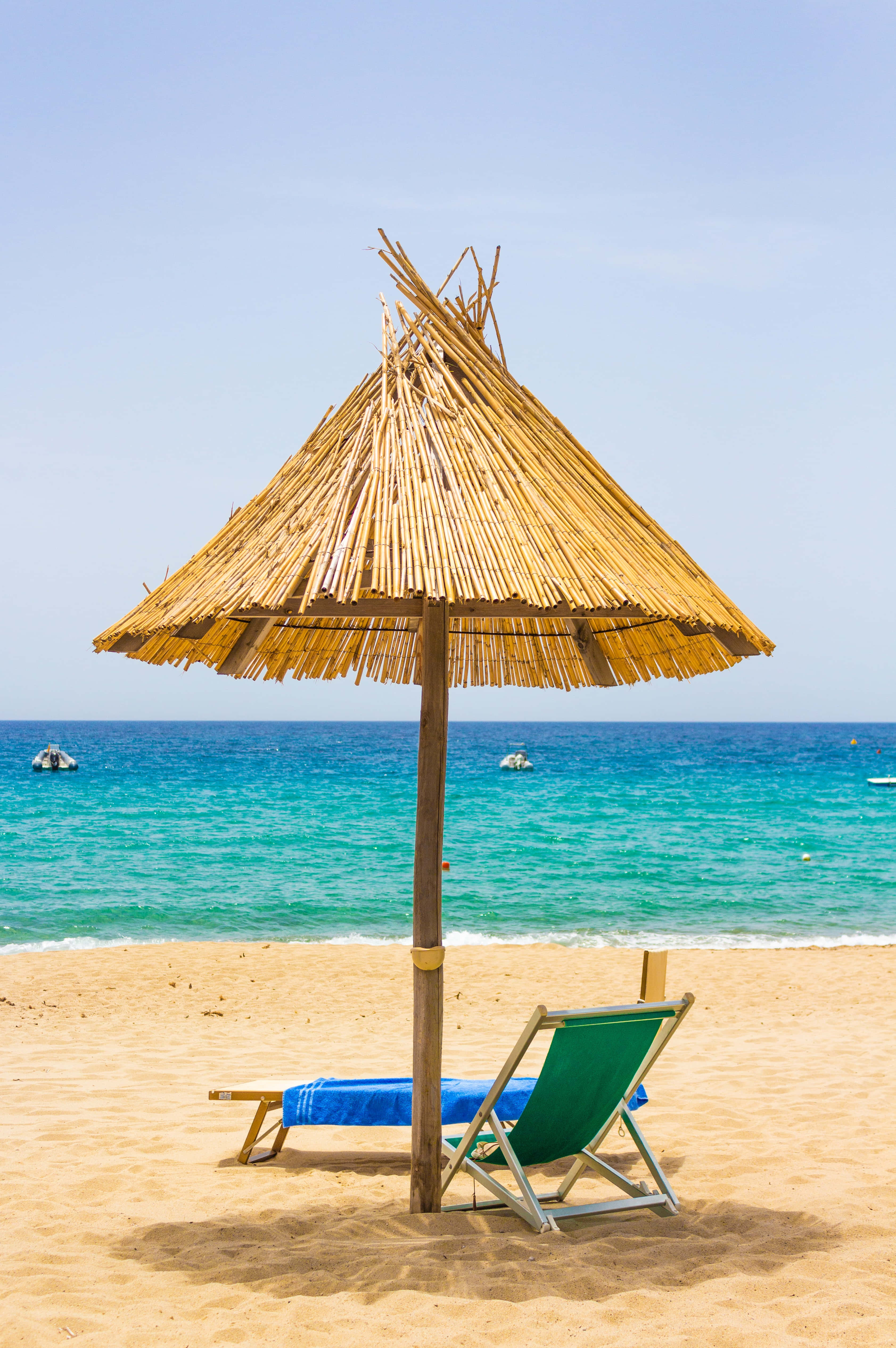 beach huts, green beach chair, straw umbrella, 4K Phone Wallpaper