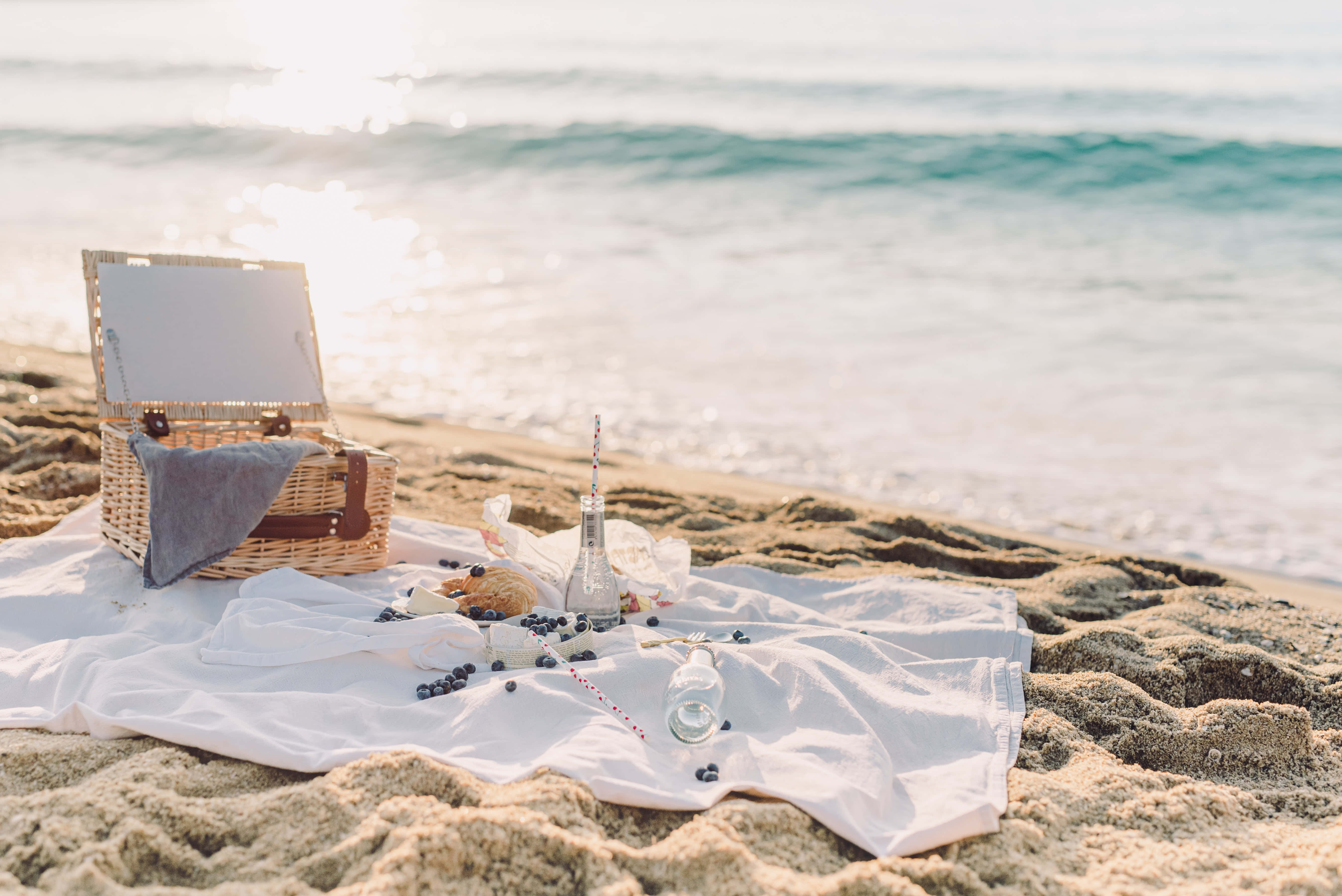 beach picnic, wicker basket, blueberries, 5K Desktop Wallpaper