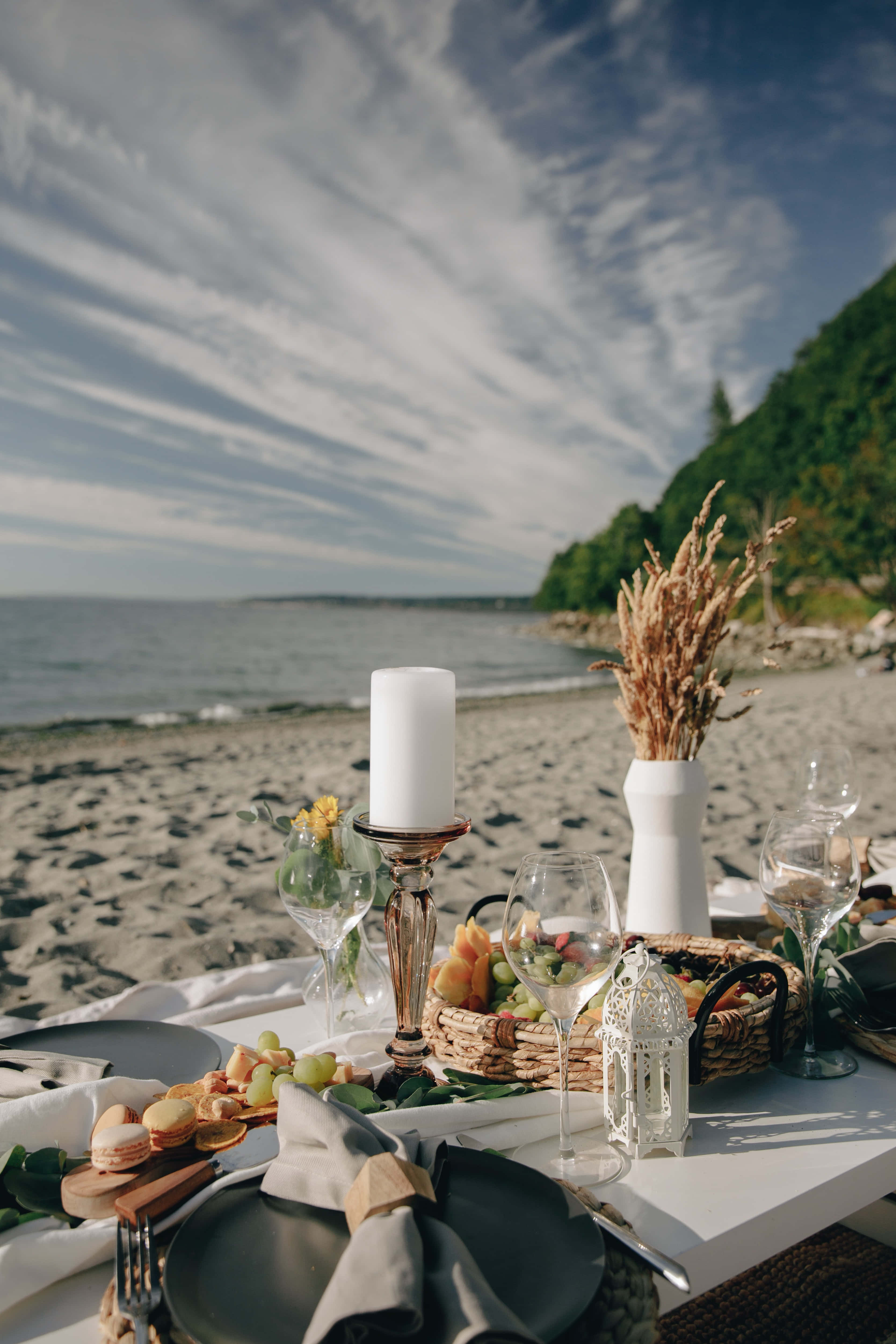 beach picnic, dark plates, glassware, 4K Phone Wallpaper