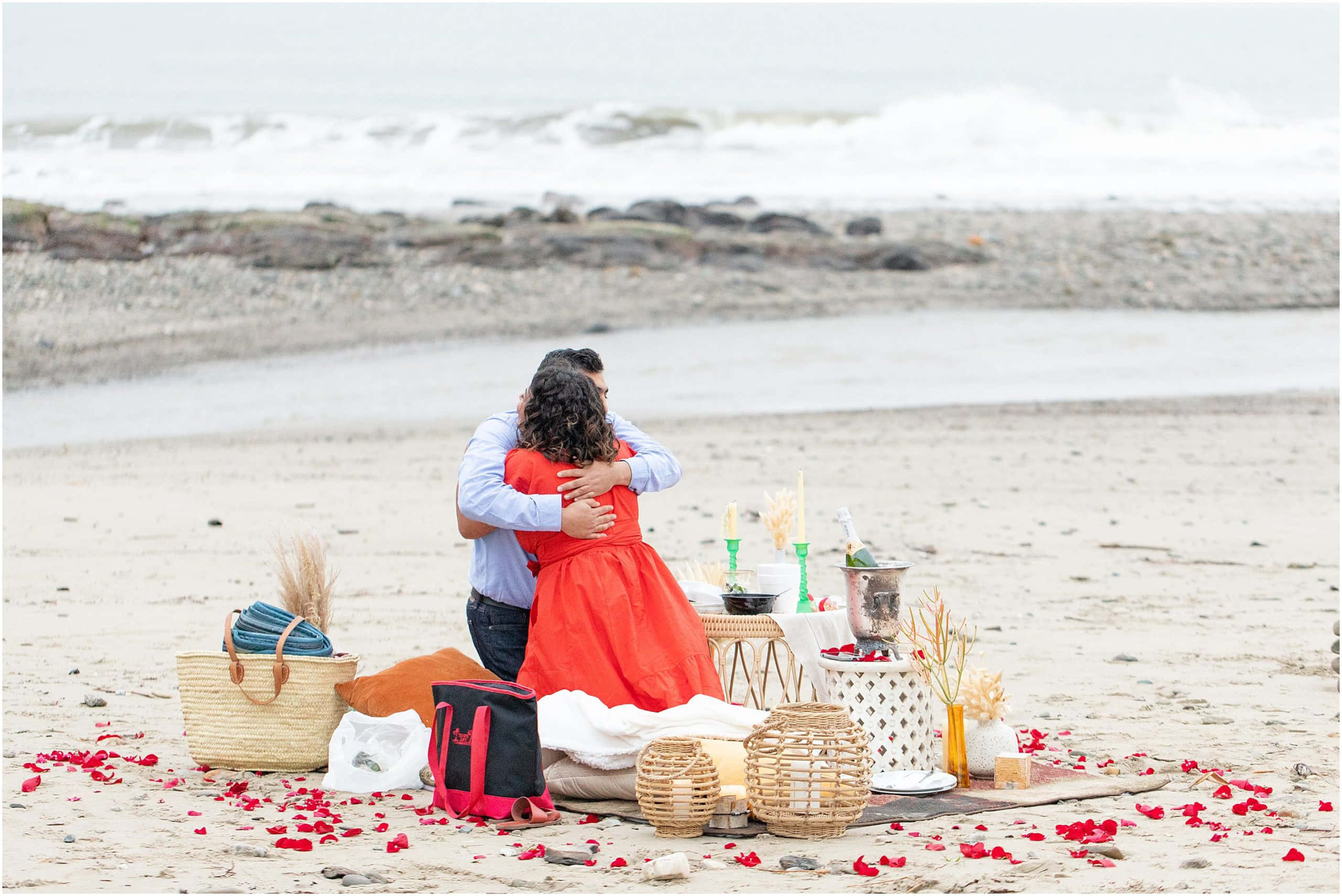 Beach Picnic, rose petals, picnic items, 2K Desktop Wallpaper
