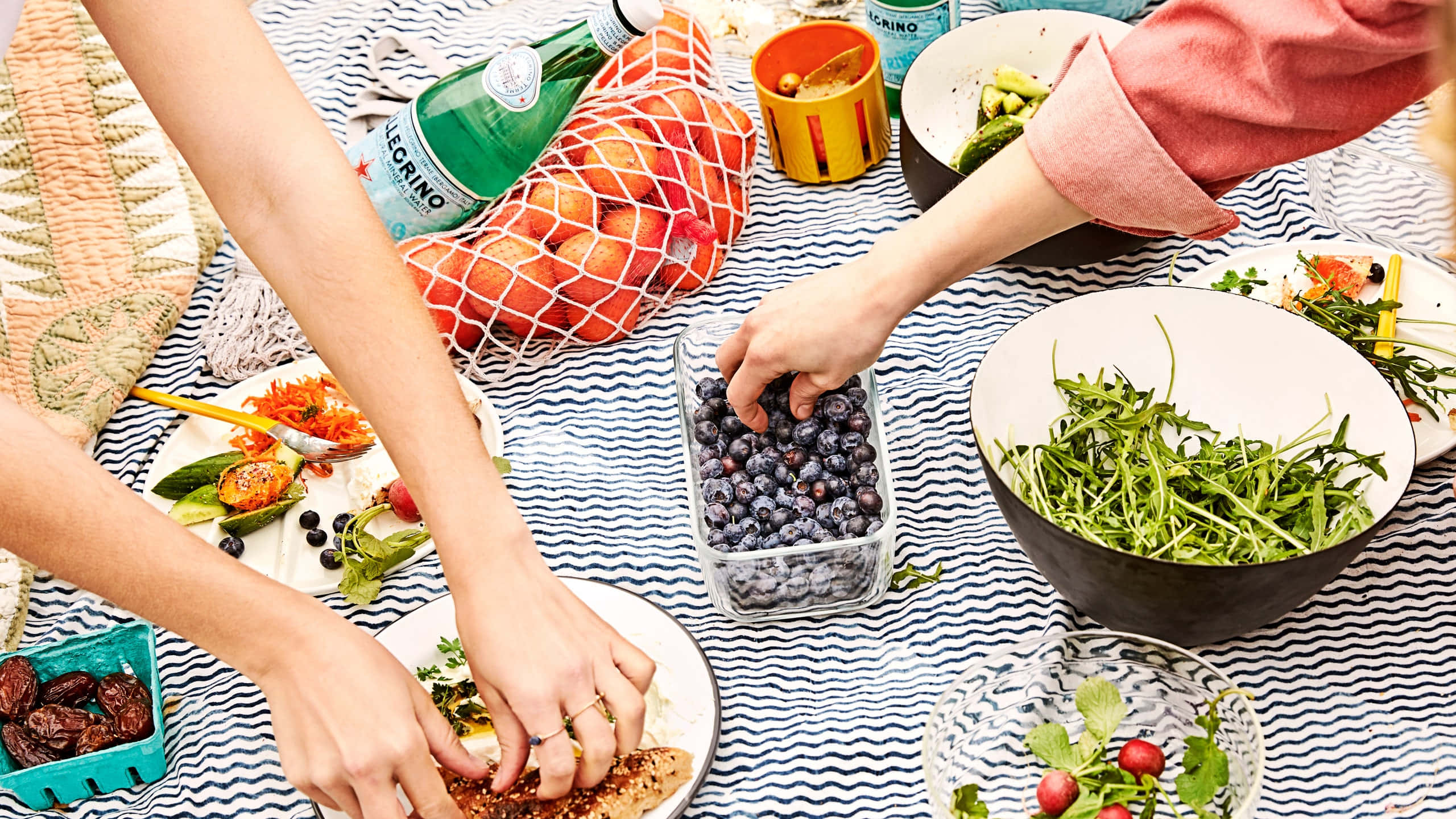 Beach Picnic, striped blanket, fresh salads, 2K Desktop Wallpaper