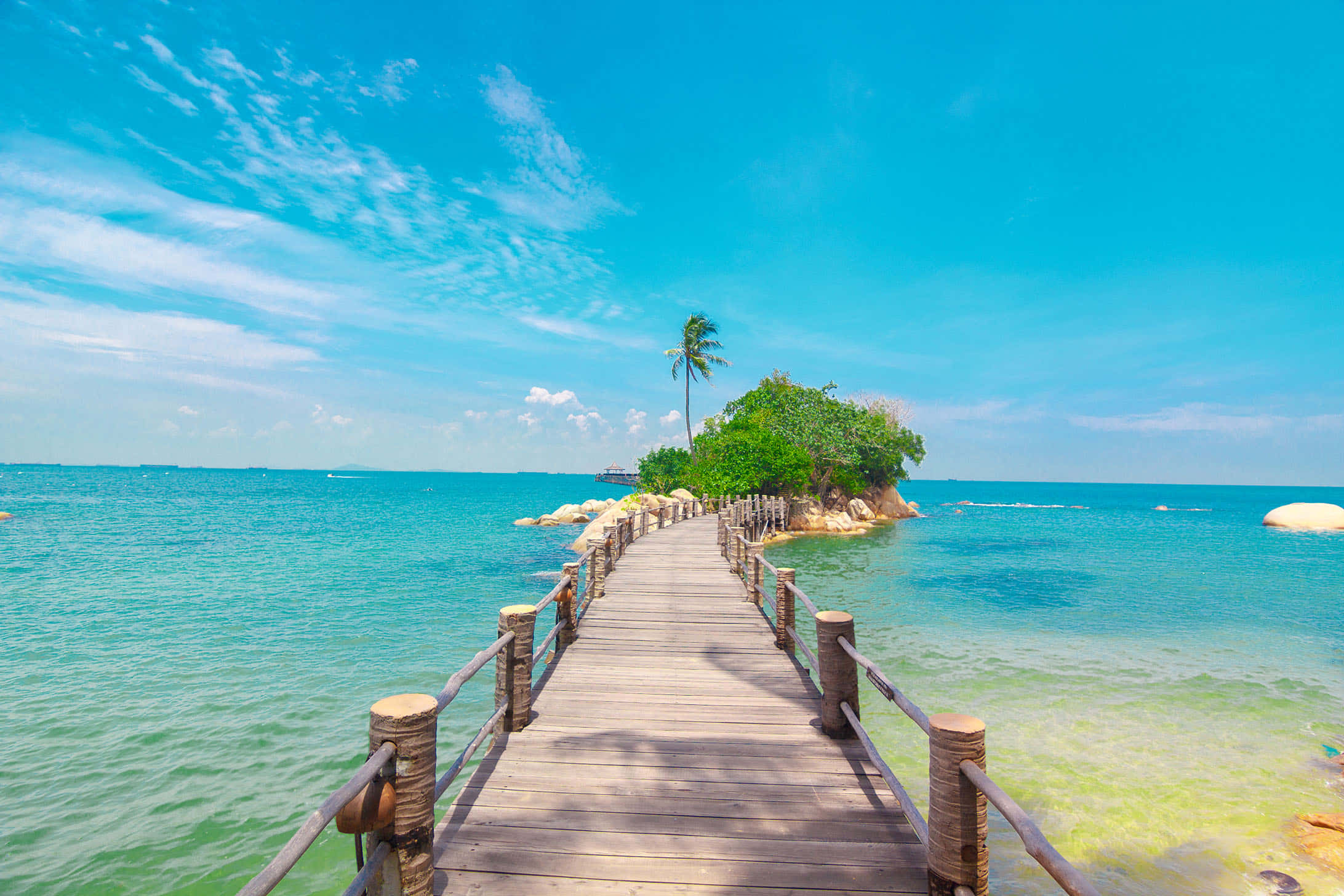 Sunset Beach Resort, turquoise waters, lush green island, Full HD Desktop Wallpaper