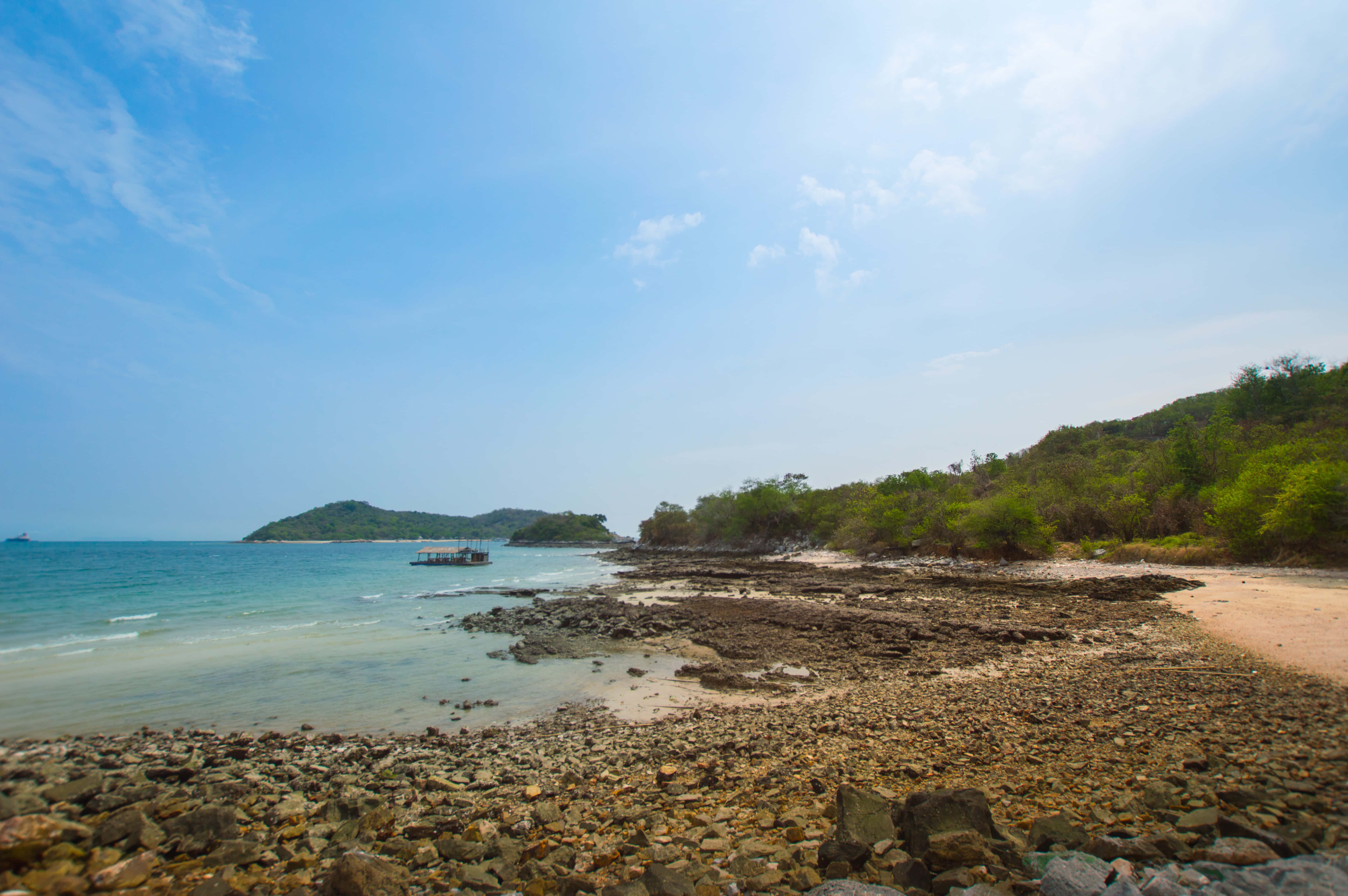 Beach Sand, rocky tropical shoreline, turquoise waters, 5K Desktop Wallpaper