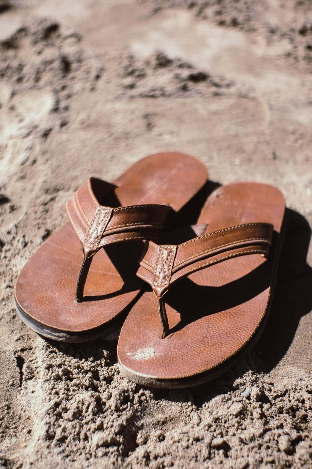 brown leather flip flops, sunlit sandy ground, sharp shadows, HD Phone Wallpaper