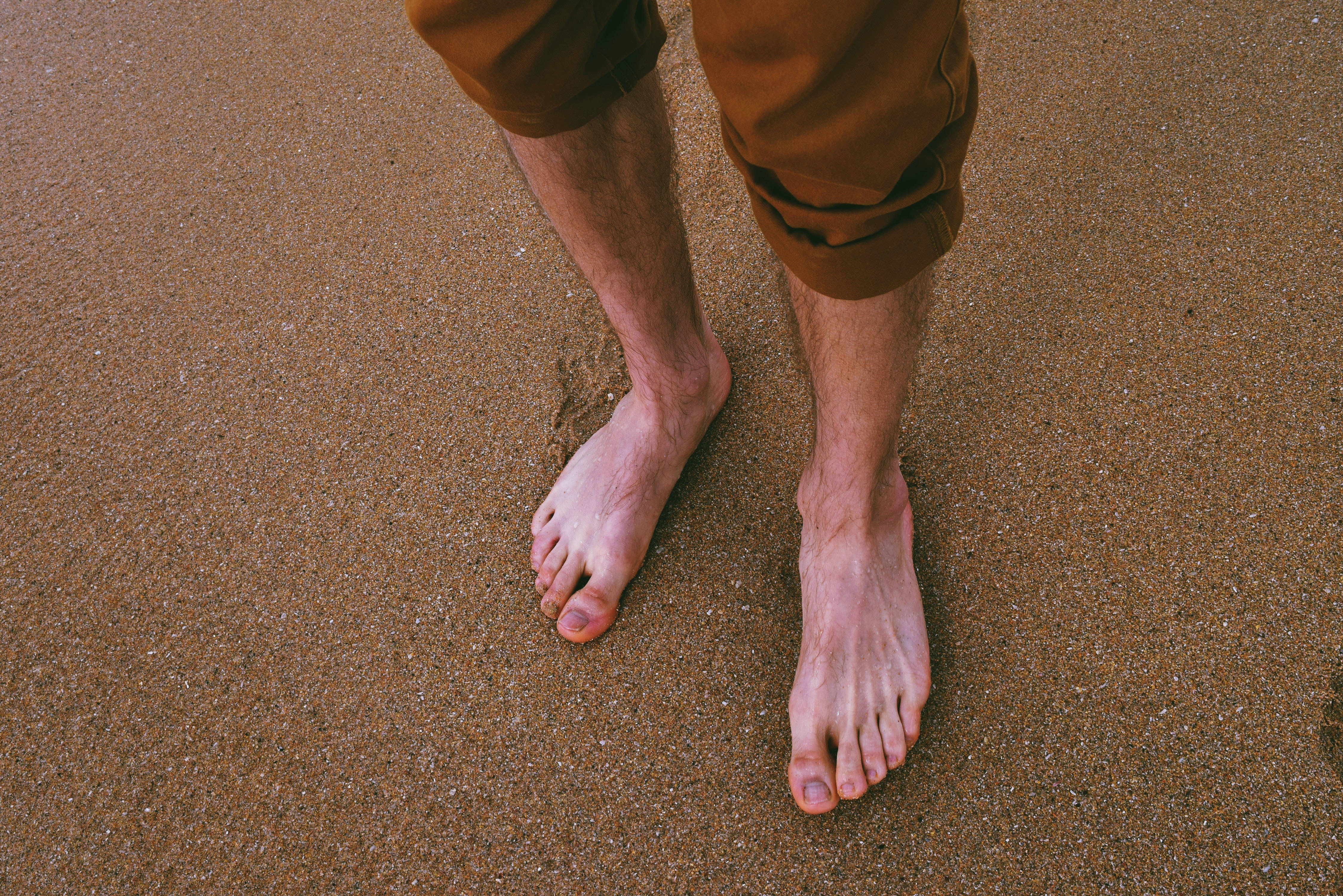 brown sand beach, golden sand, rolled-up pants, 4K Desktop Wallpaper