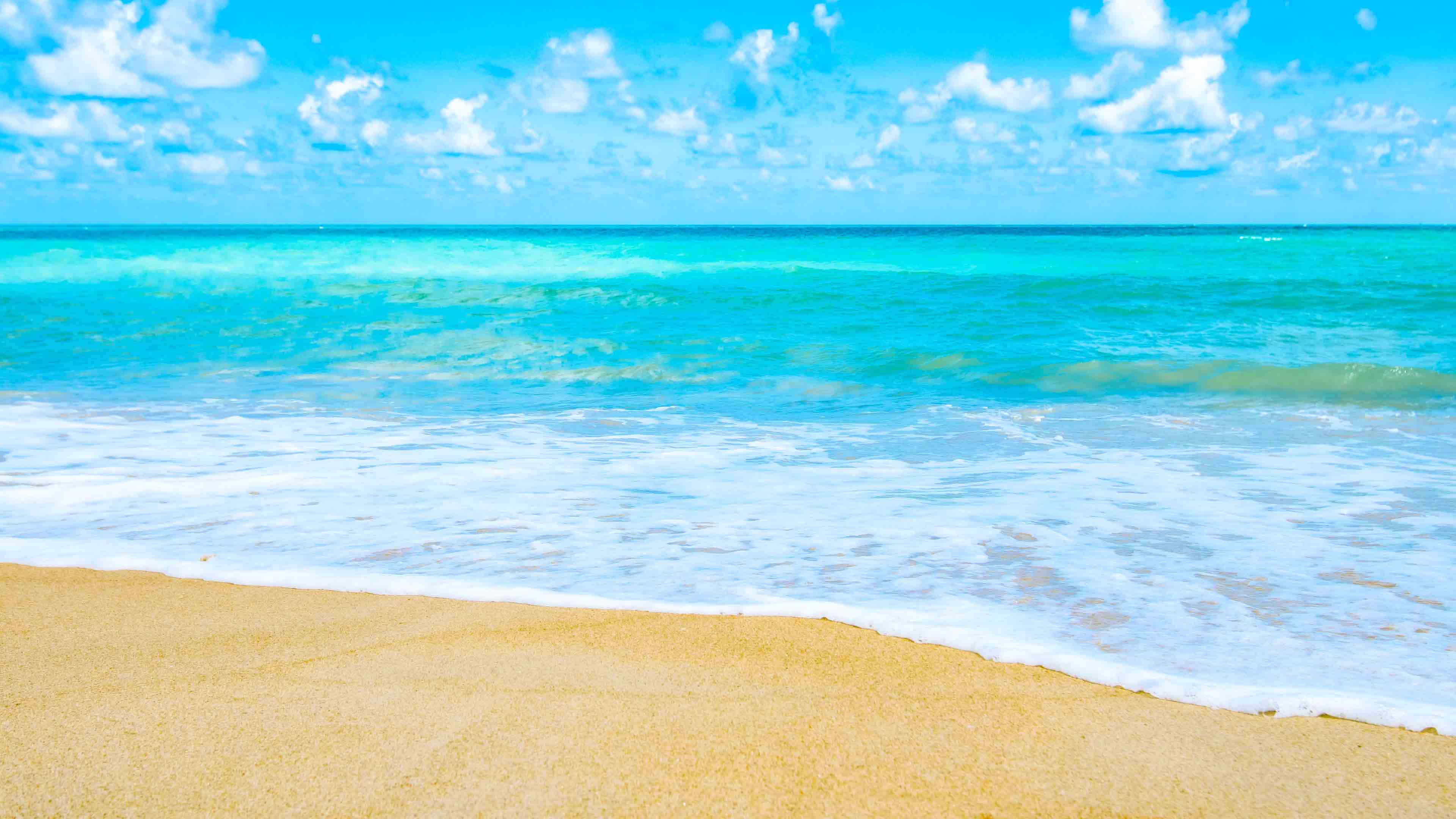 beach sky, turquoise waves, golden sand, 4K Desktop Wallpaper