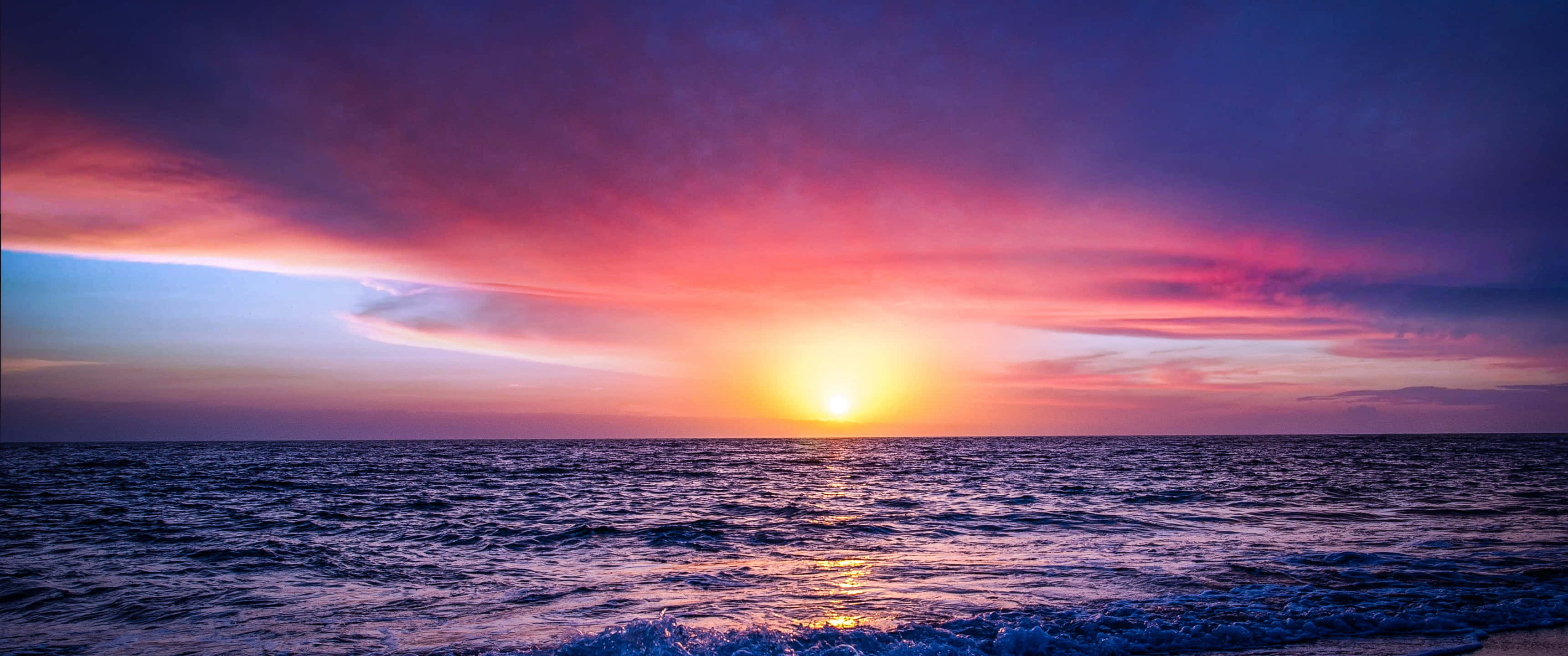 sunset, ocean, fiery pink and purple clouds, 2K Desktop Wallpaper