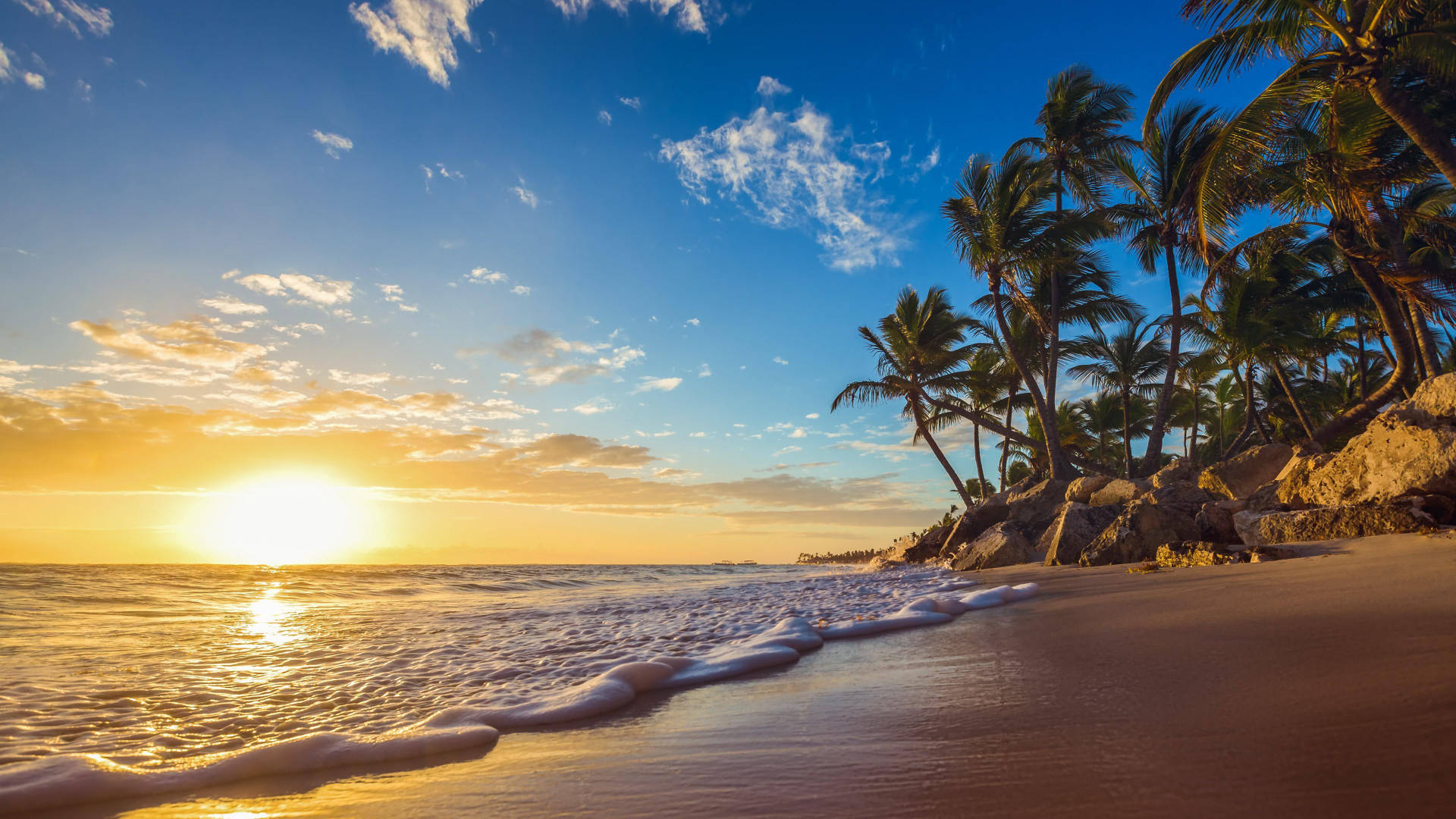 Golden sunset, tranquil ocean waves, sandy shore, Full HD Desktop Wallpaper
