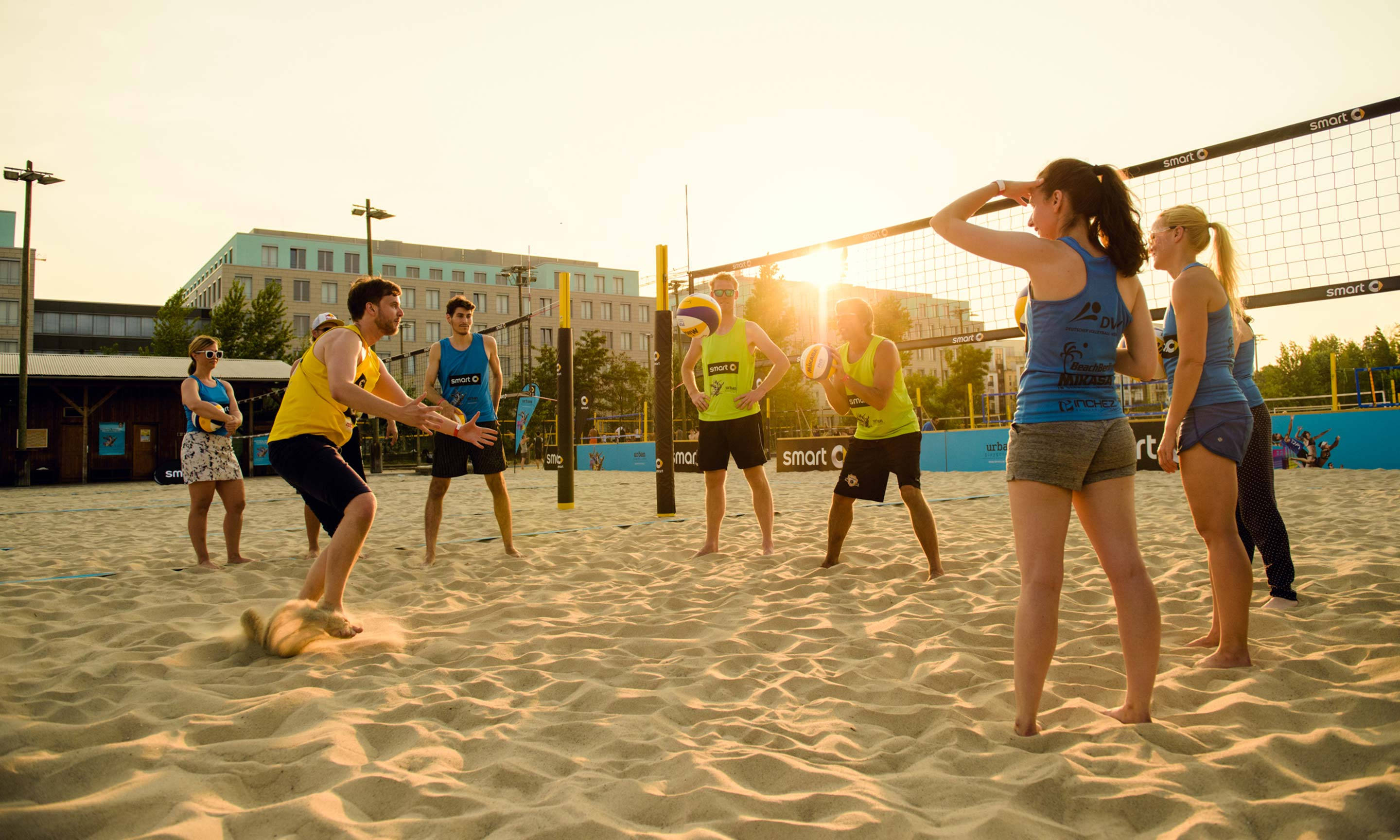 beach volleyball, golden sunset, sandy court, 2K Desktop Wallpaper
