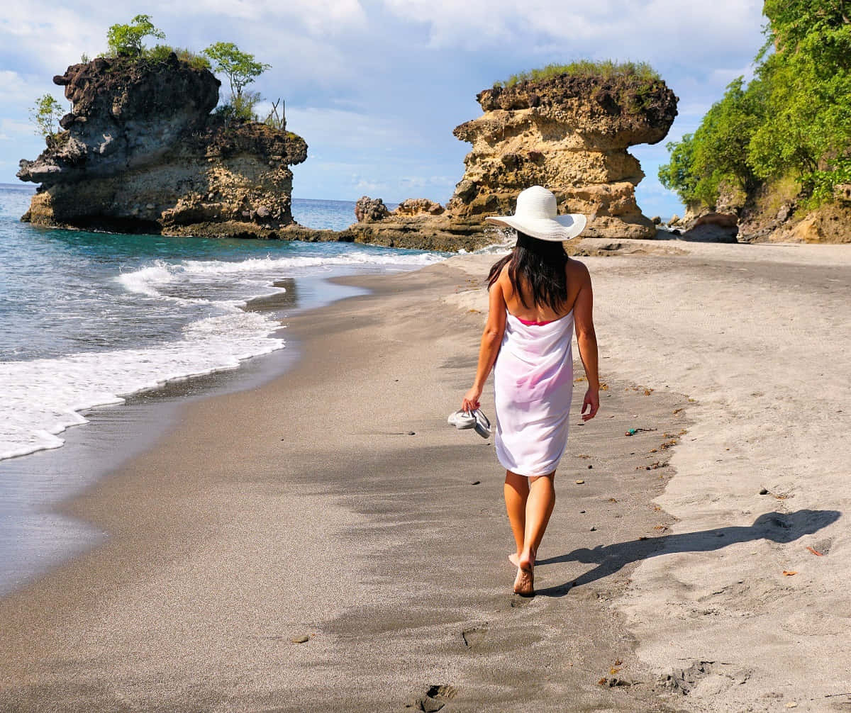 Beach Walk, white hat, pink dress, SD Desktop Wallpaper