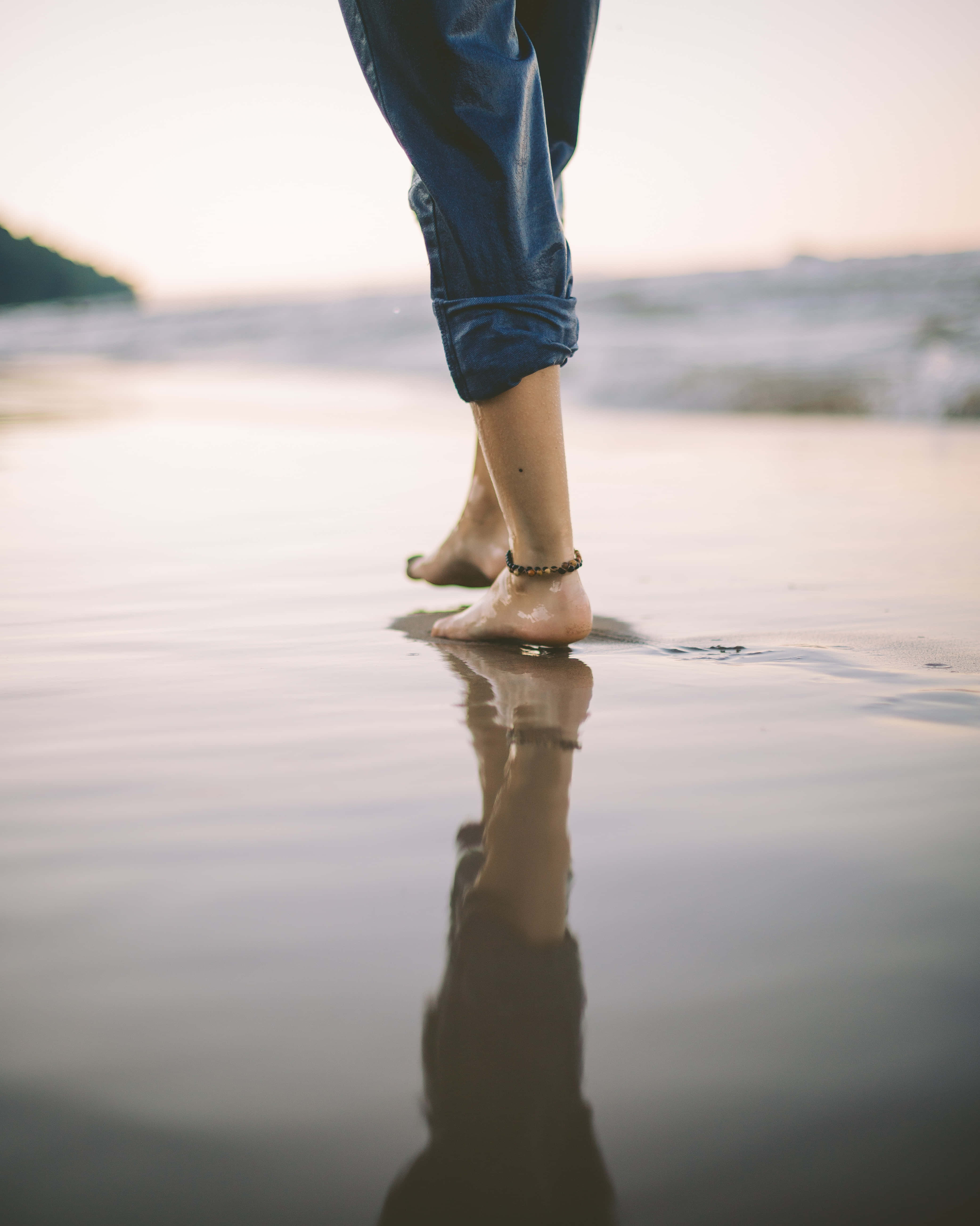 bare feet, beaded anklet, shallow ocean water, 5K Phone Wallpaper