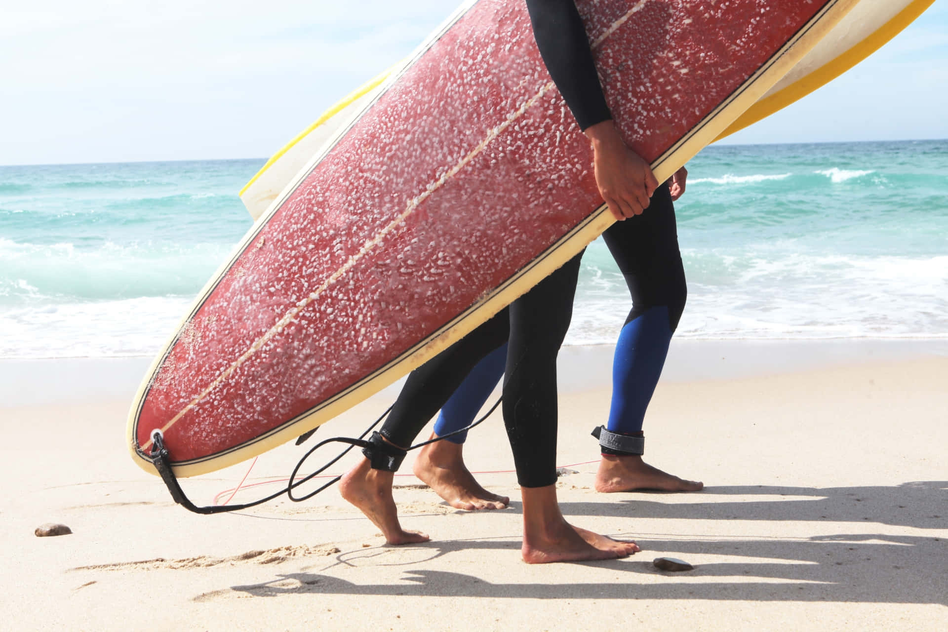 beach water sports, wetsuits, weathered red surfboard, Full HD Desktop Wallpaper