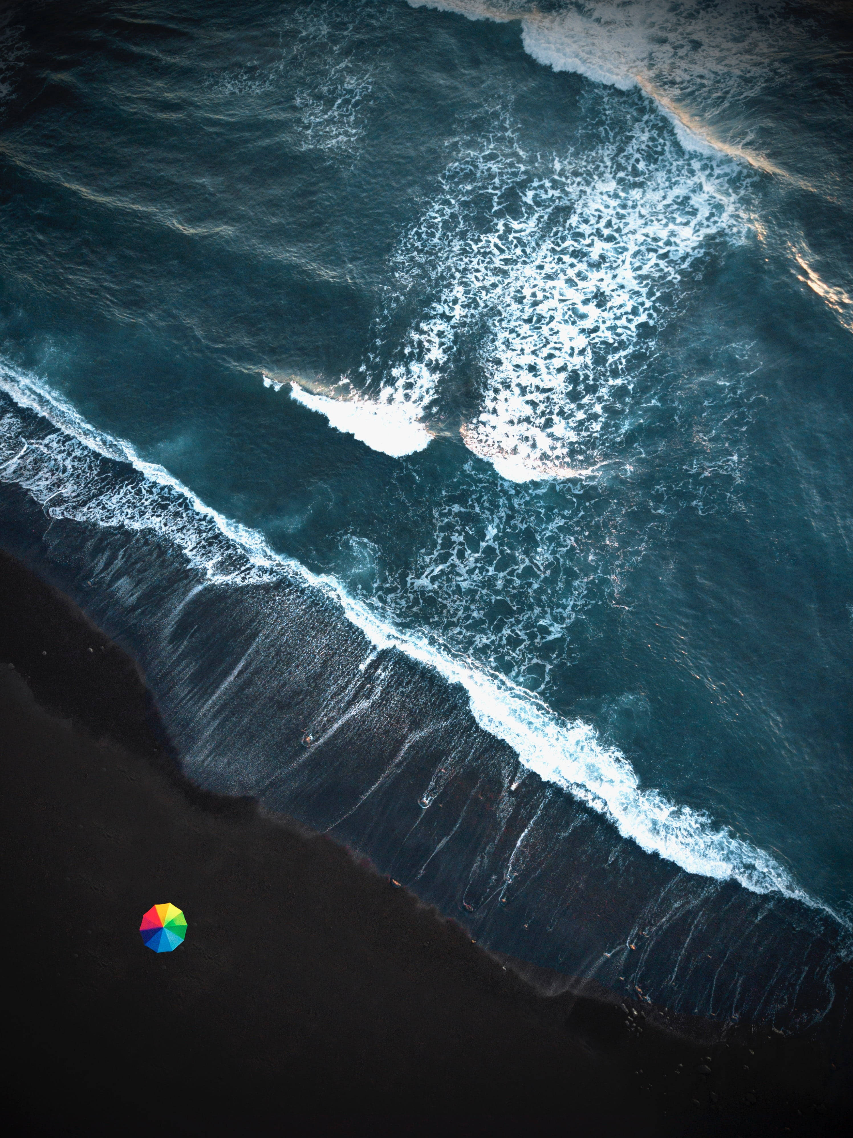 Rainbrow Umbrella, Beach Wave iPhone, turquoise waves, 4K Phone Wallpaper