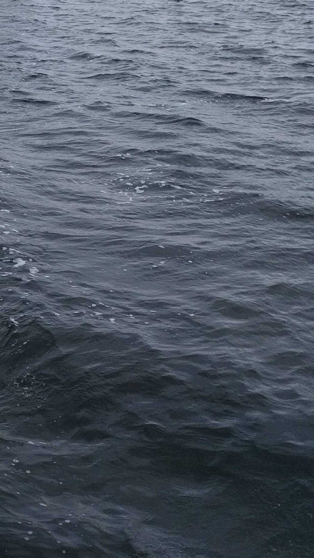 Beach Wave iPhone, dark rippling ocean water, overcast sky, HD Phone Wallpaper