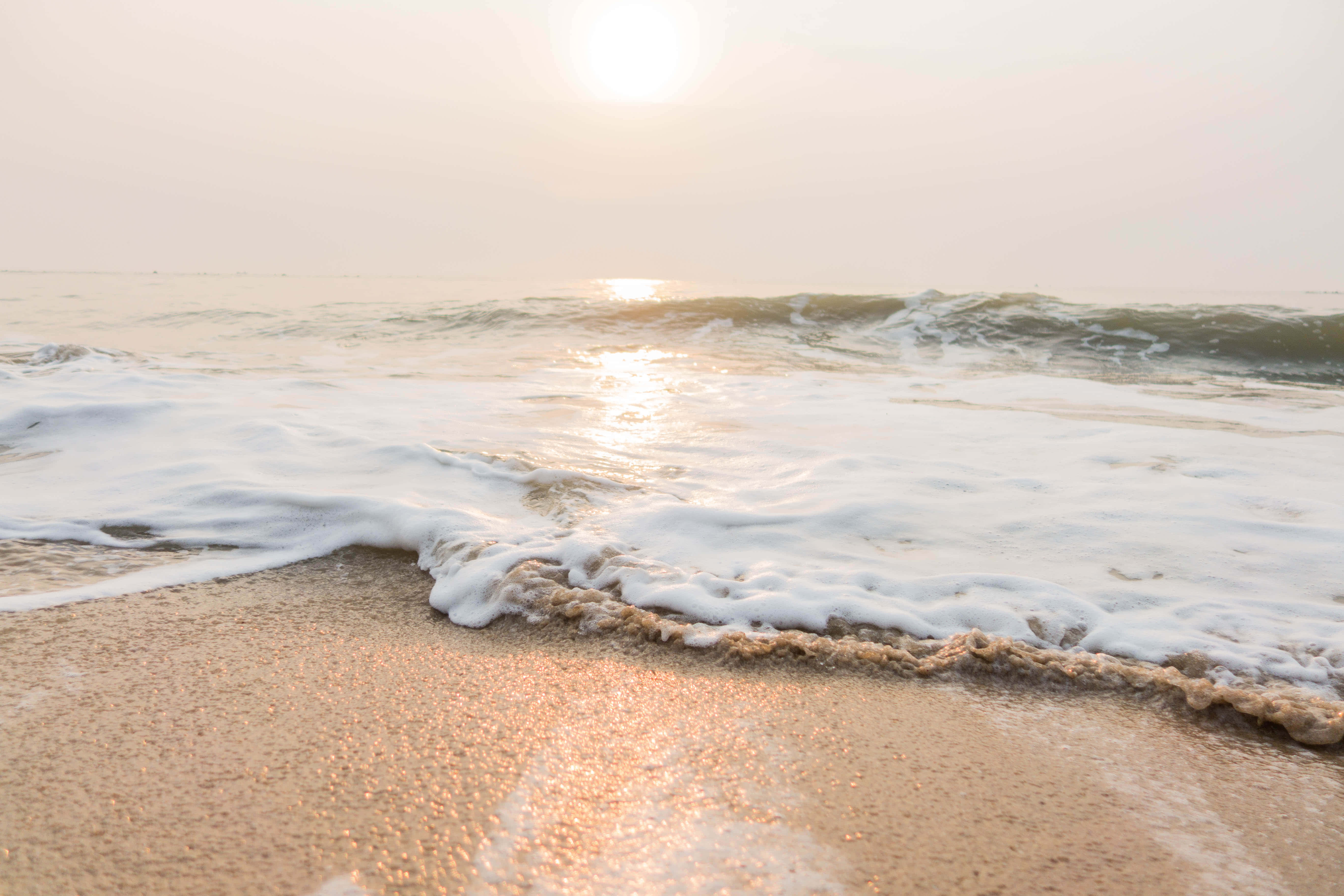 Beach Waves, sunrise, golden sand, 5K Desktop Wallpaper