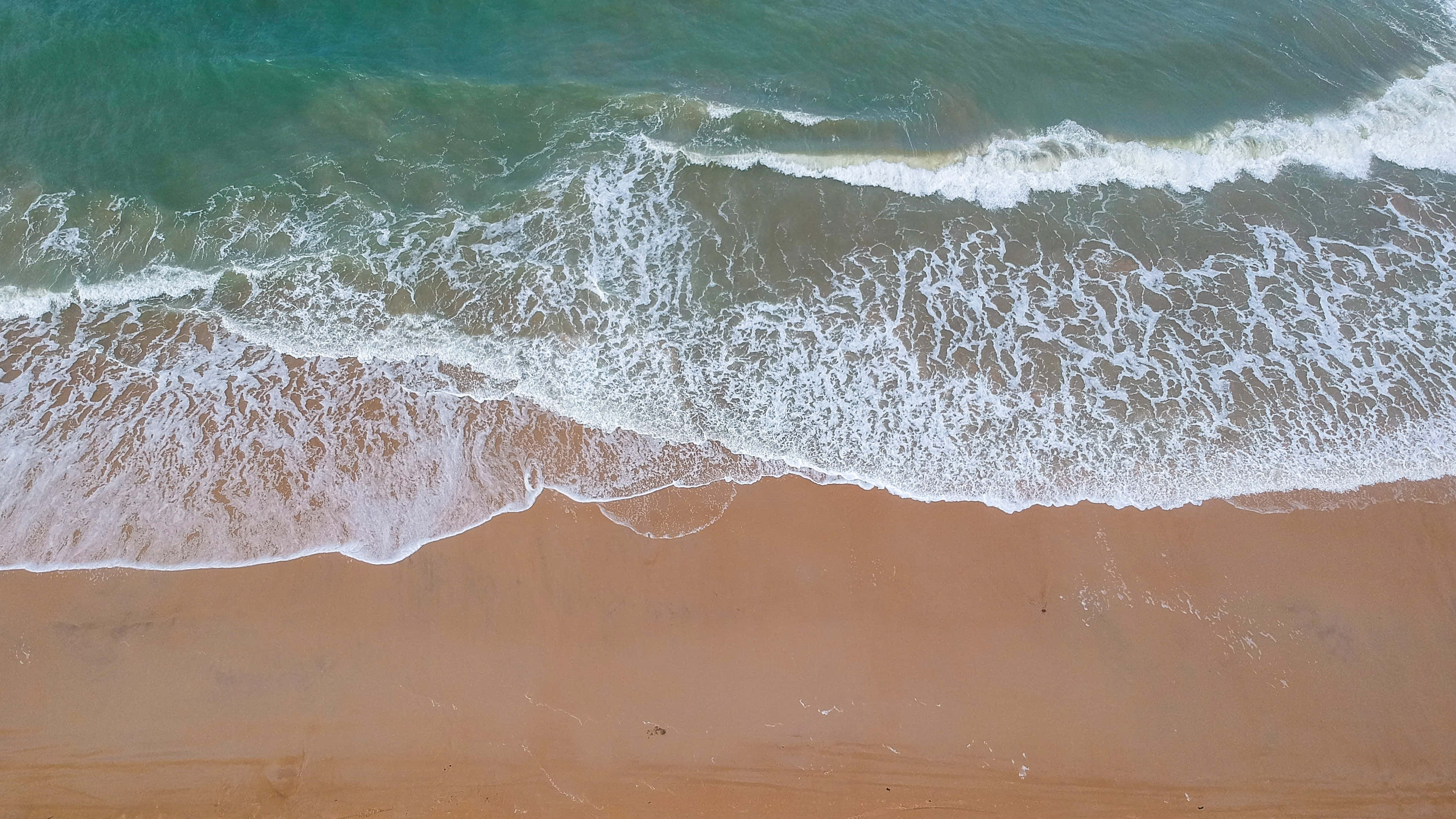 Beach Waves, golden hour, turquoise waves, 4K Desktop Wallpaper