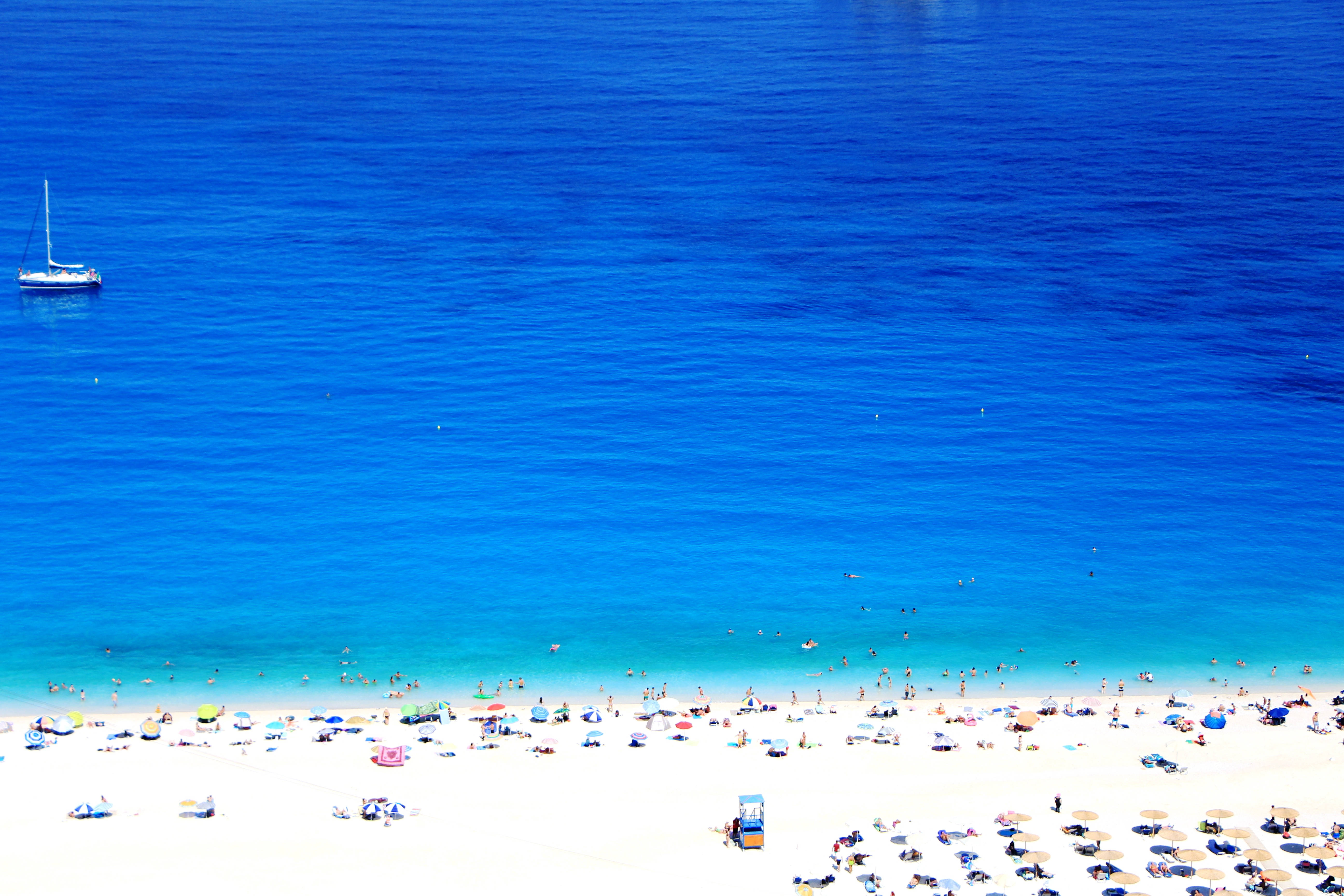 4K, white sandy beach, sunbathers, 5K Desktop Wallpaper