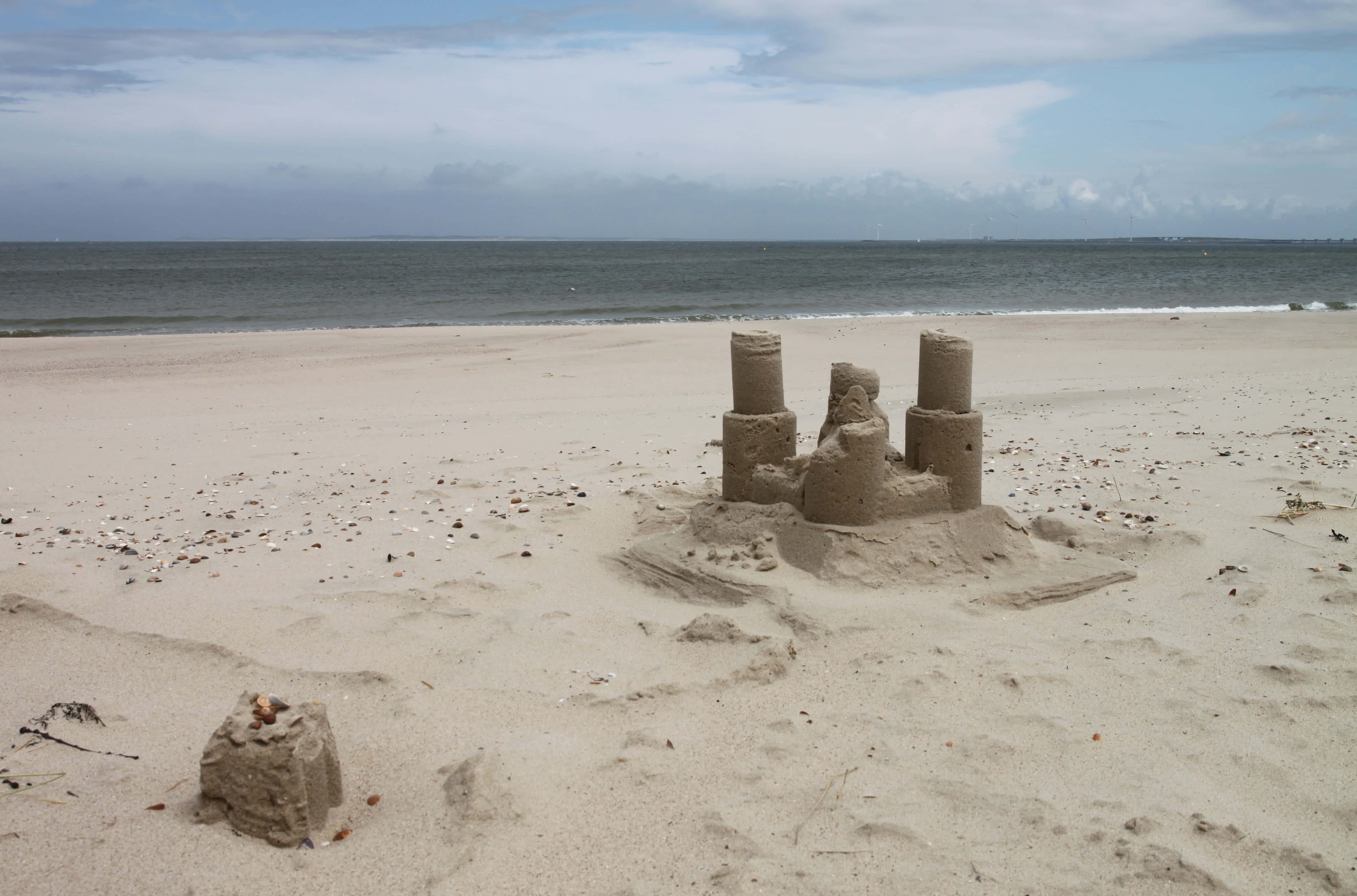sandcastles, seashore, beach, 4K Desktop Wallpaper