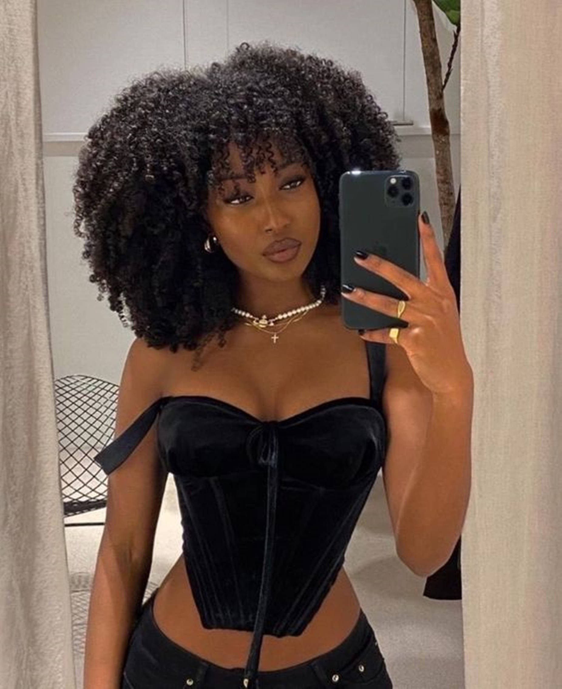 black velvet corset, voluminous curly hair, mirror selfie, Full HD Phone Wallpaper