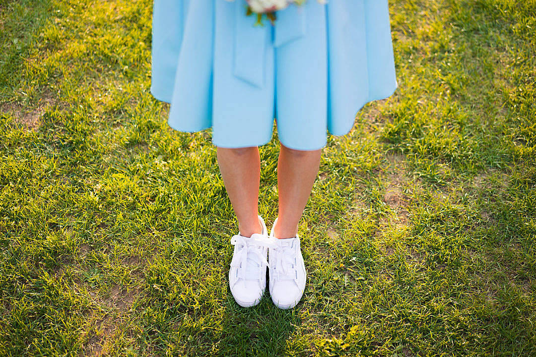 beautiful blue dress, light blue dress, white sneakers, SD Desktop Wallpaper