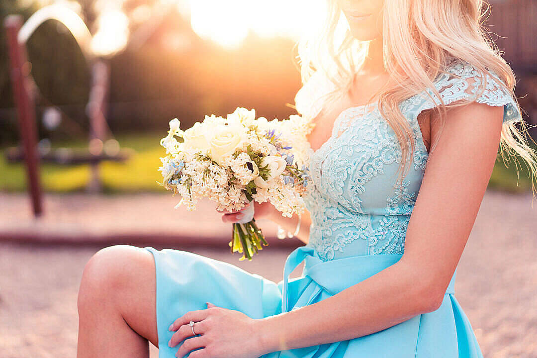 light blue lace dress, white flowers, golden sunlight, SD Desktop Wallpaper