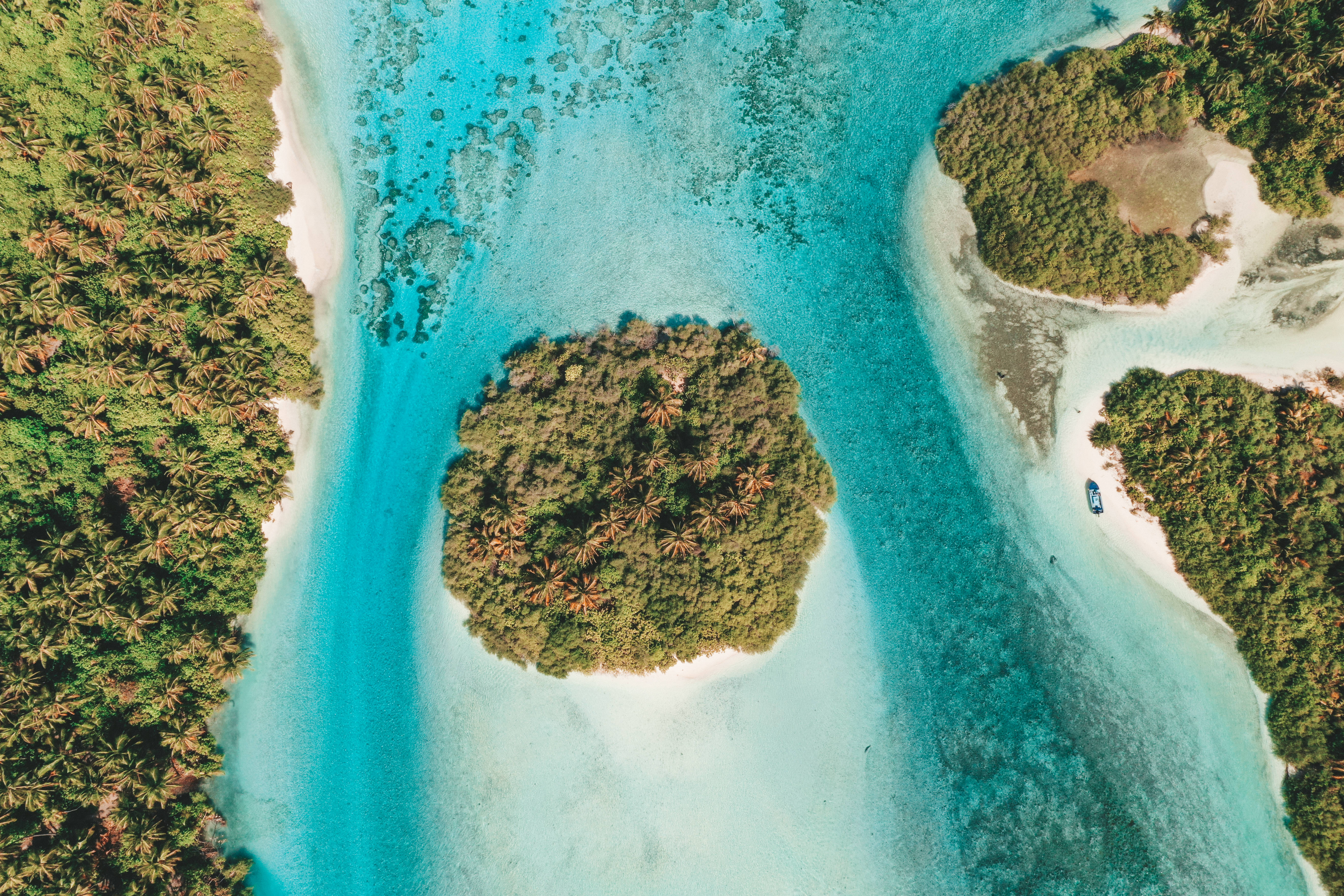 turquoise lagoon, lush green islands, white sandy shores, 5K Desktop Wallpaper