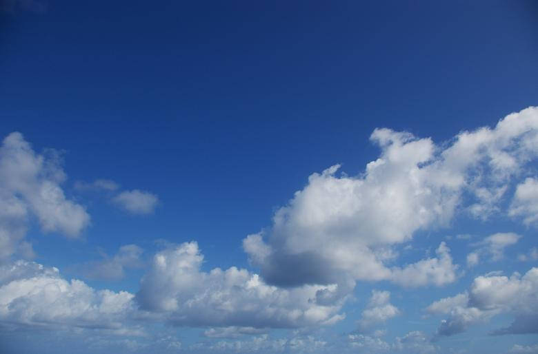 Beautiful Blue, cloud-filled sky, deep blue sky, SD Desktop Wallpaper