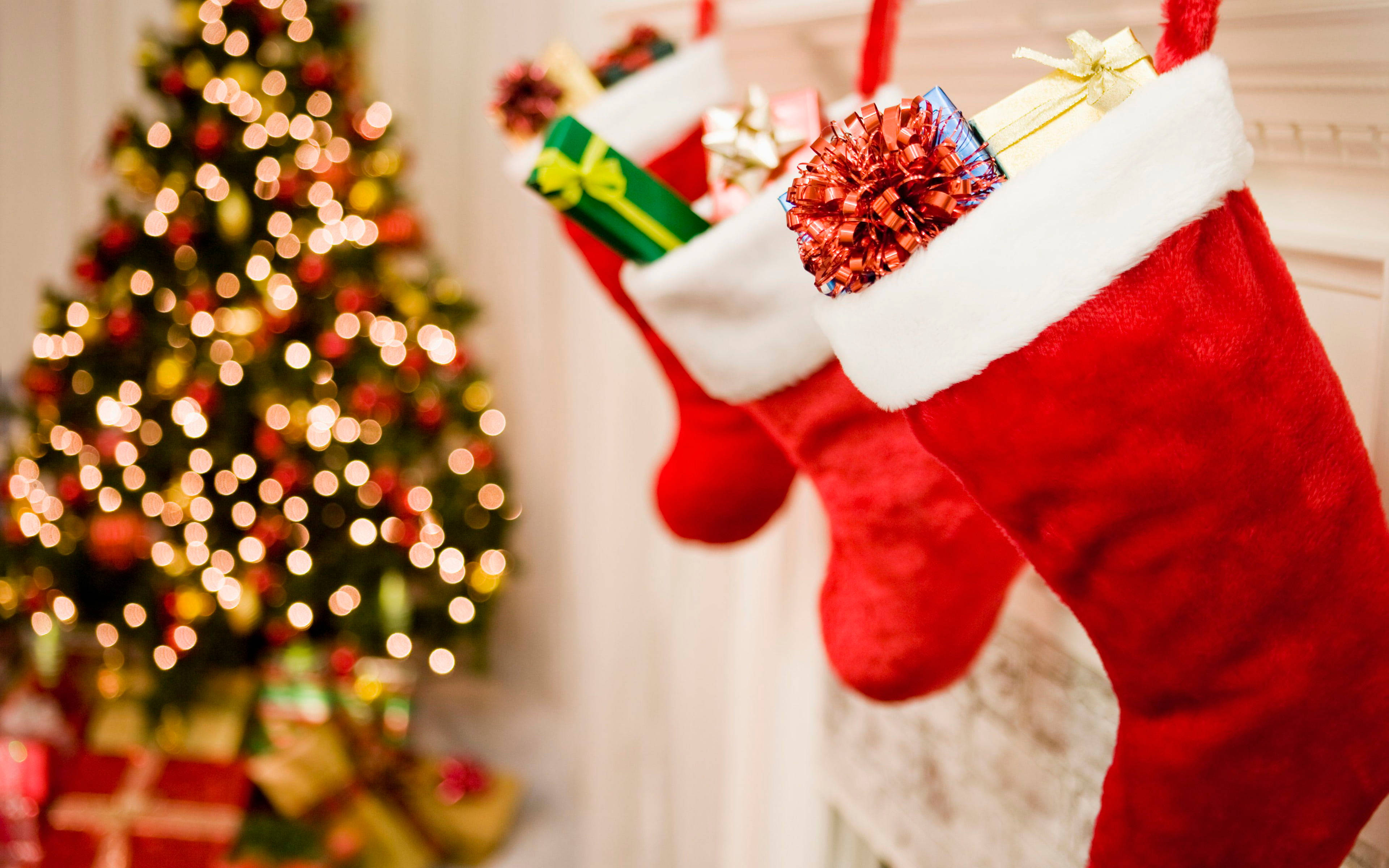 red velvet Christmas stockings, gifts, fireplace, 4K Desktop Wallpaper