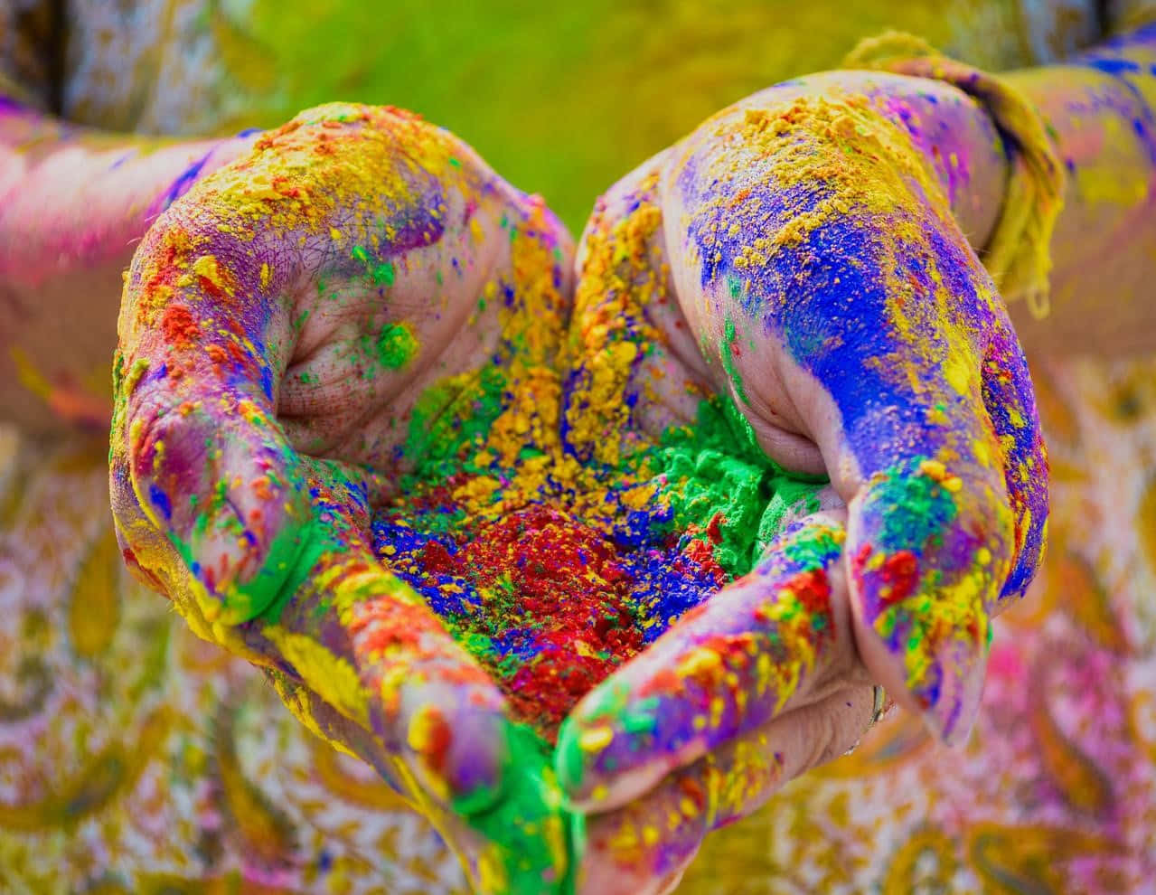 Vibrant Color Explosion, heart shape, vibrant colored powder, SD Desktop Wallpaper