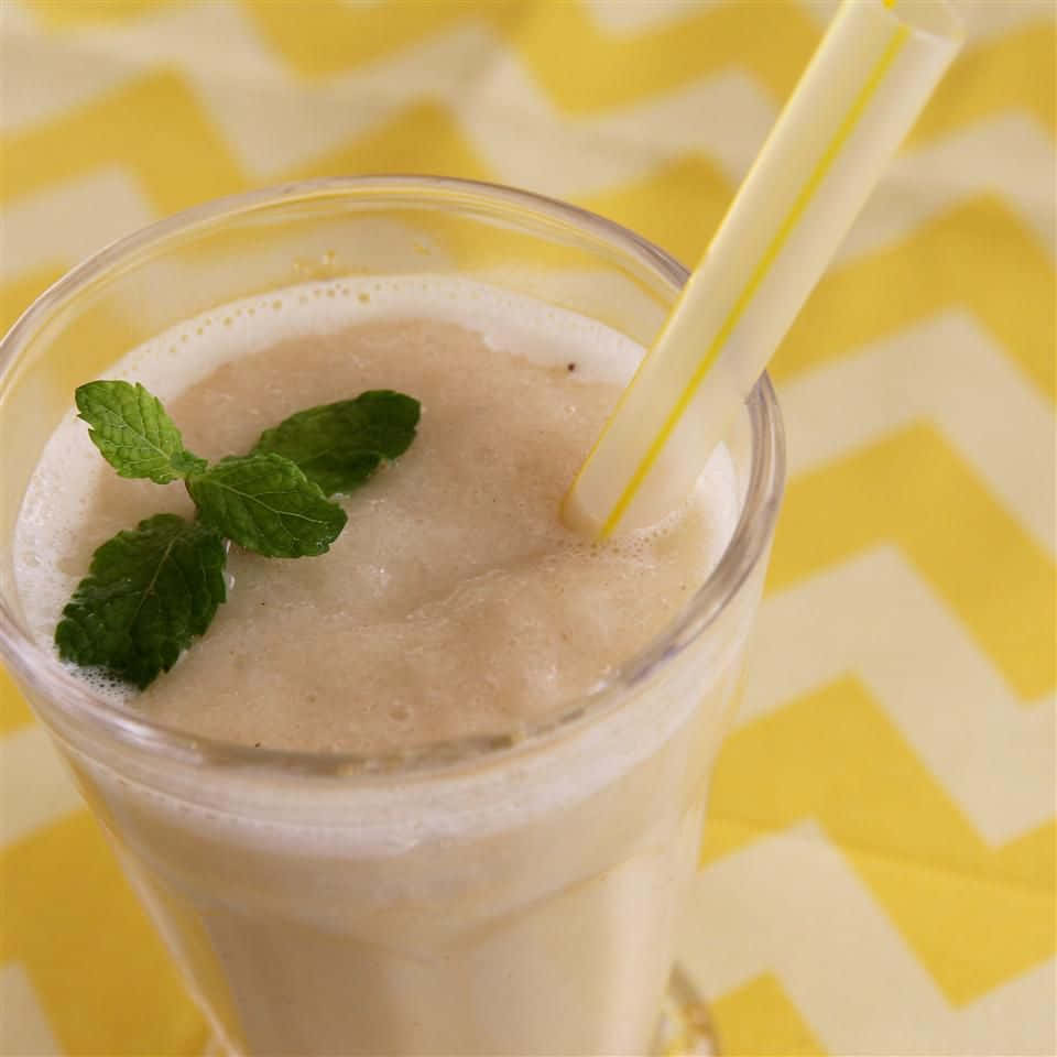 creamy beige smoothie, fresh mint, yellow striped straw, SD Desktop Wallpaper
