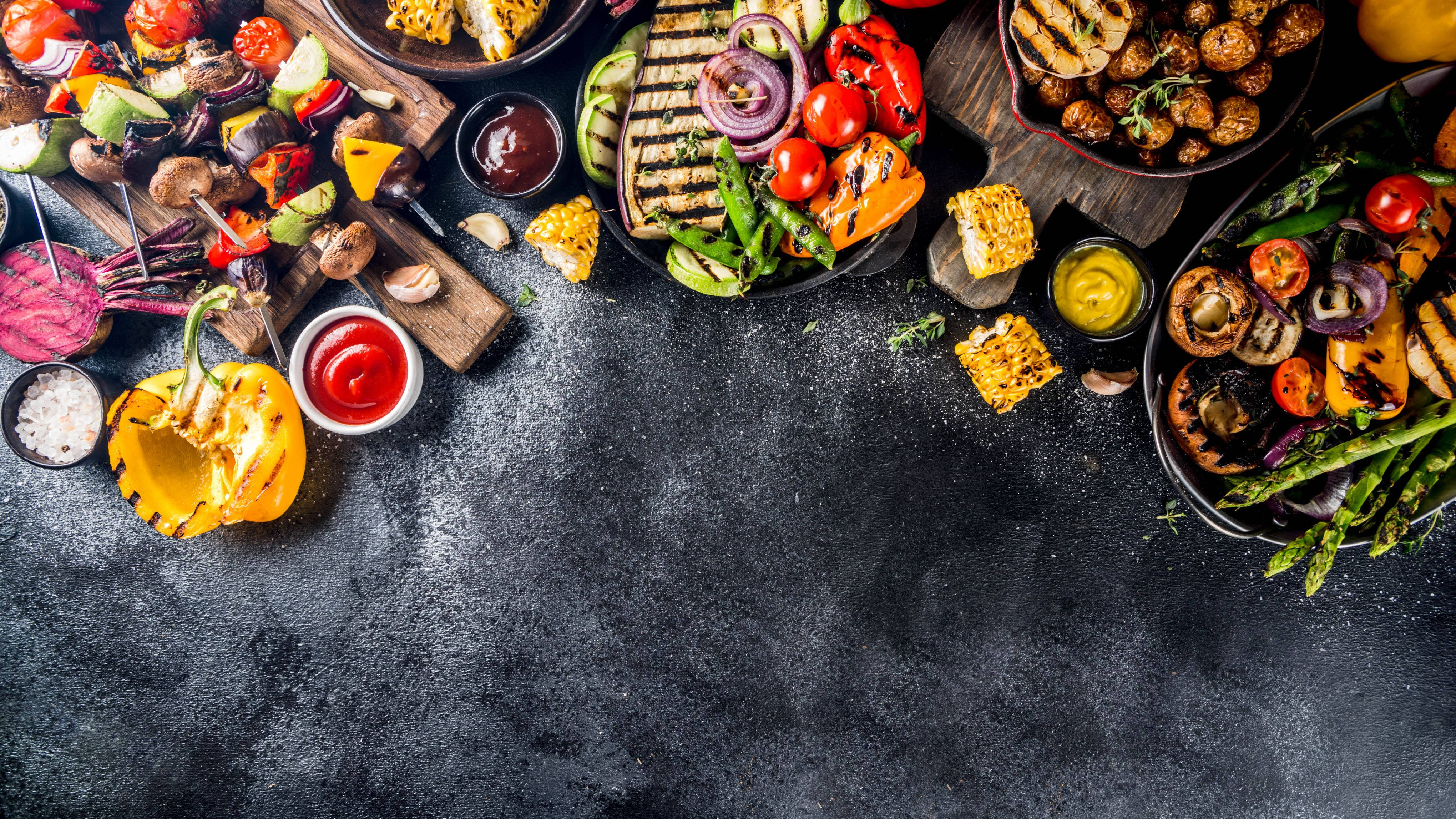grilled vegetables, corn, dark textured surface, 4K Desktop Wallpaper