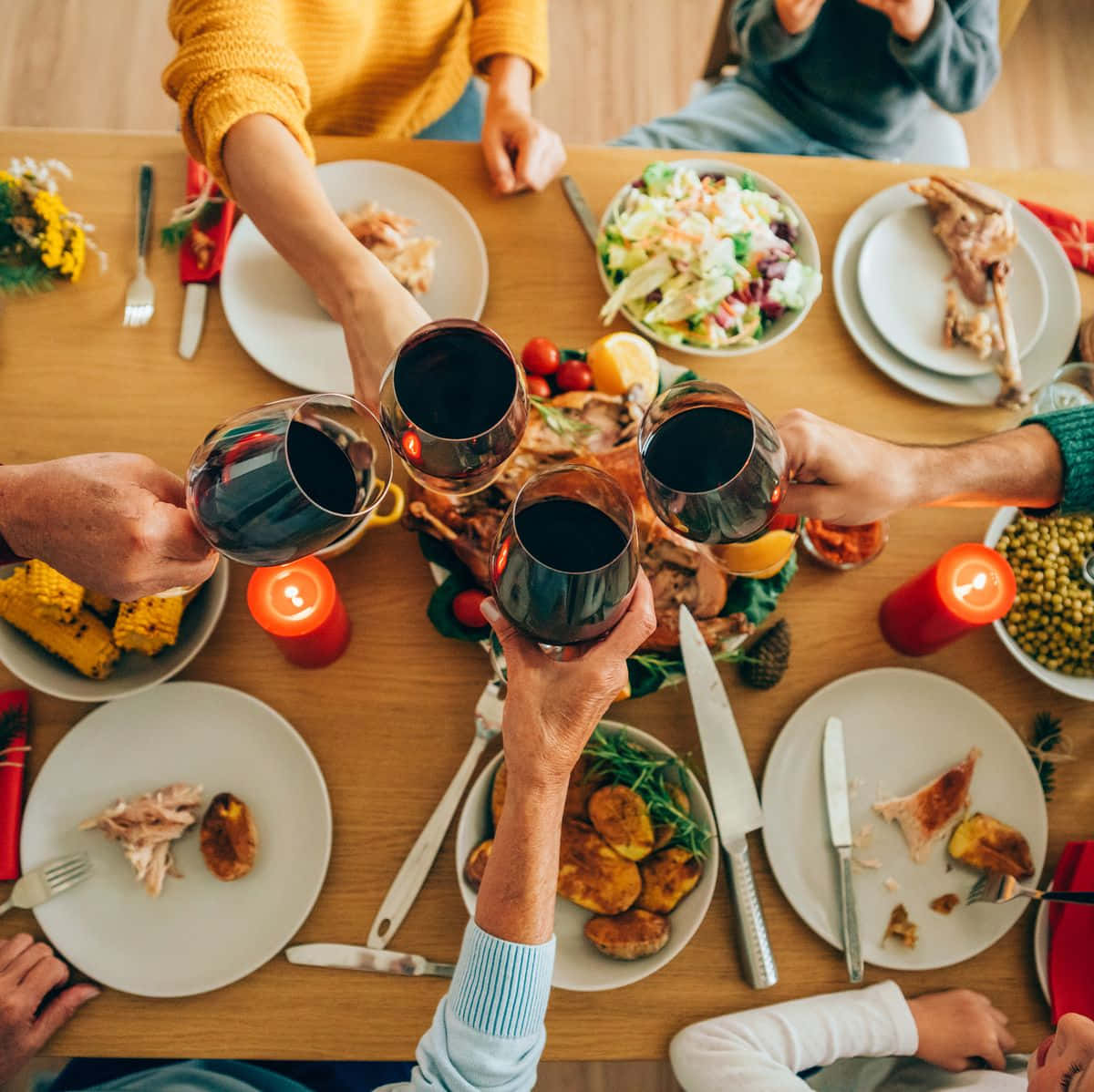 red wine glasses, festive dinner table, roasted turkey, SD Desktop Wallpaper