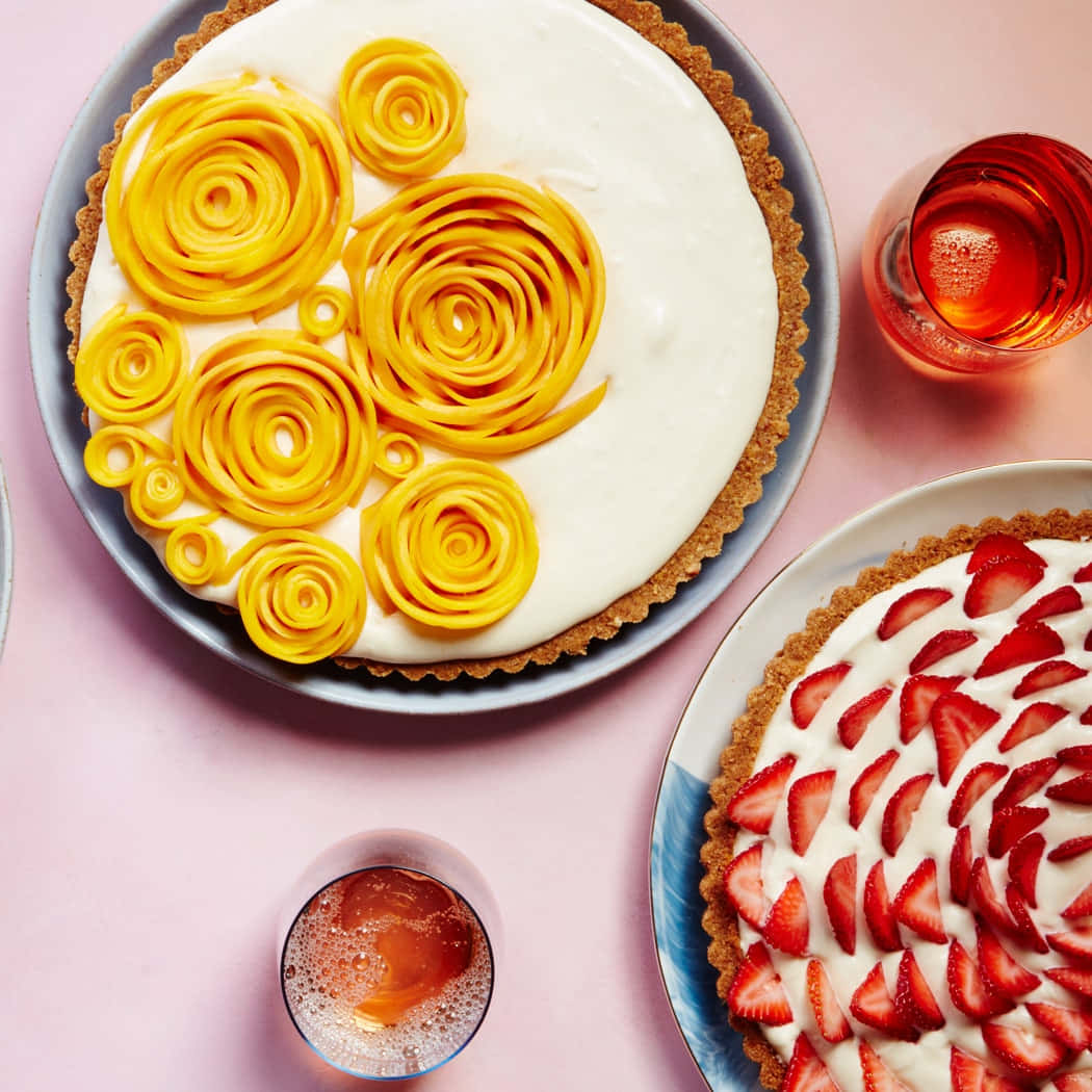 mango roses, sliced strawberries, amber drinks, SD Desktop Wallpaper