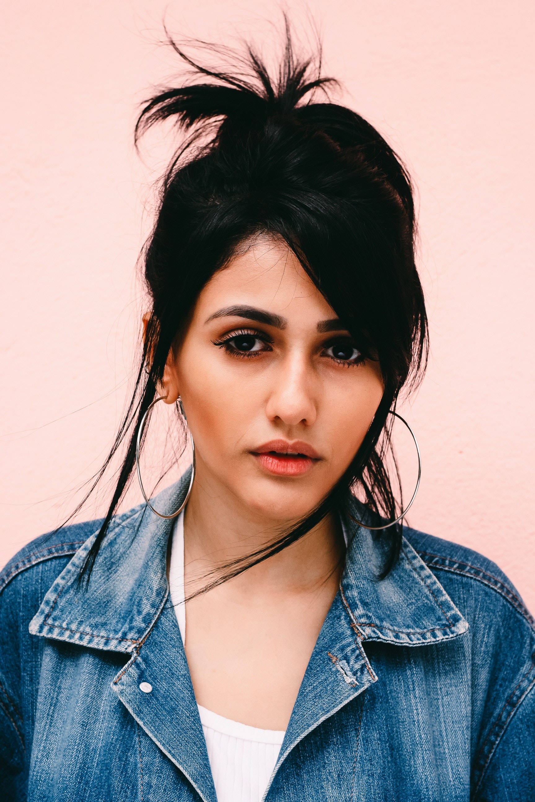 beautiful girls denim jacket, denim jacket, dark tousled hair, 2K Phone Wallpaper