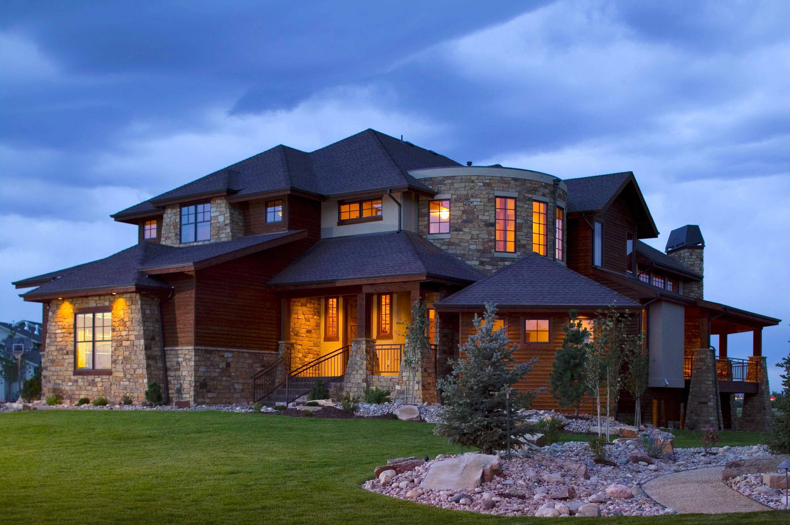 brick walls, stone and wood mansion, dusk, 2K Desktop Wallpaper
