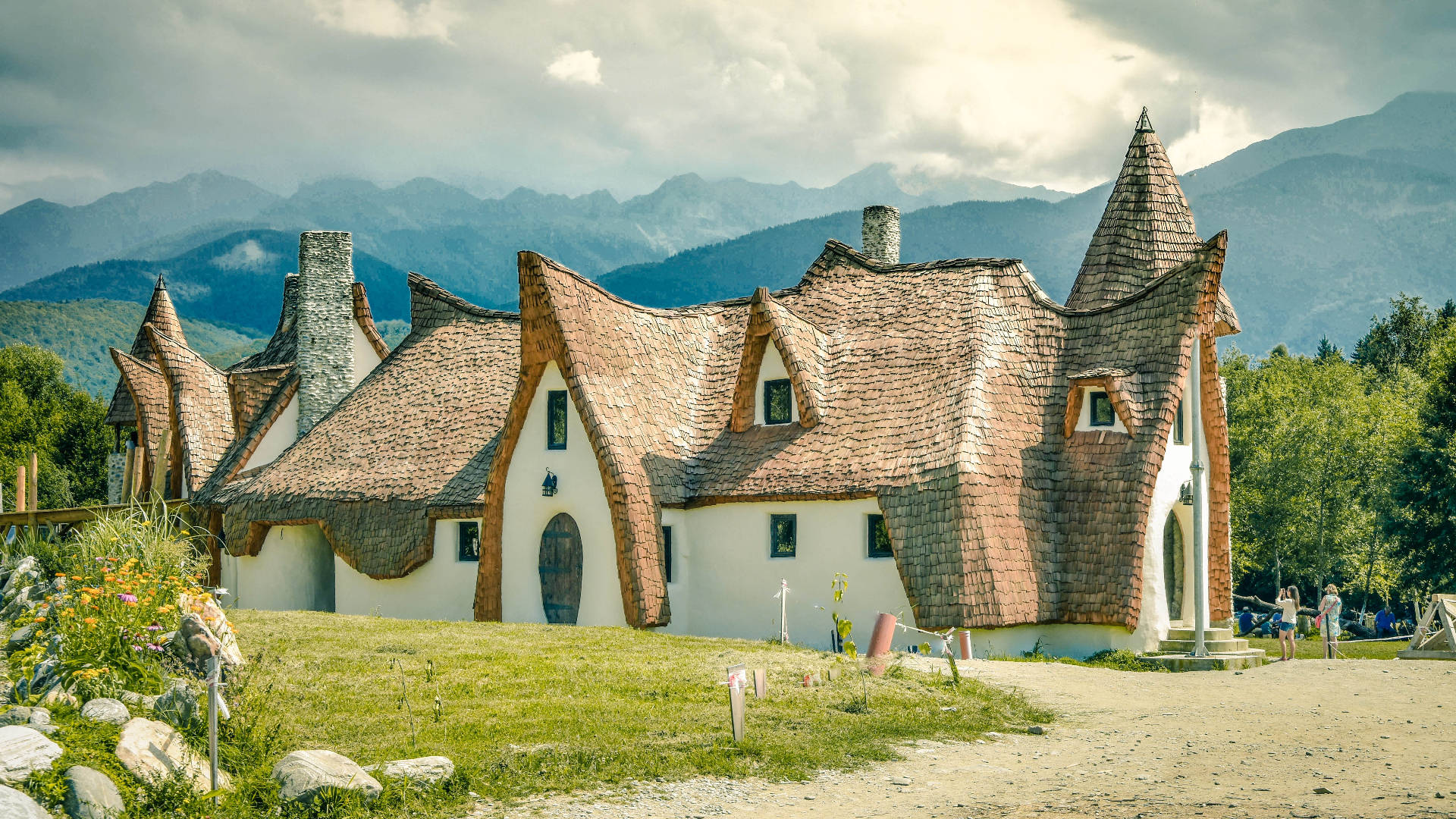 nipa roof, white house, curved thatched roofs, Full HD Desktop Wallpaper