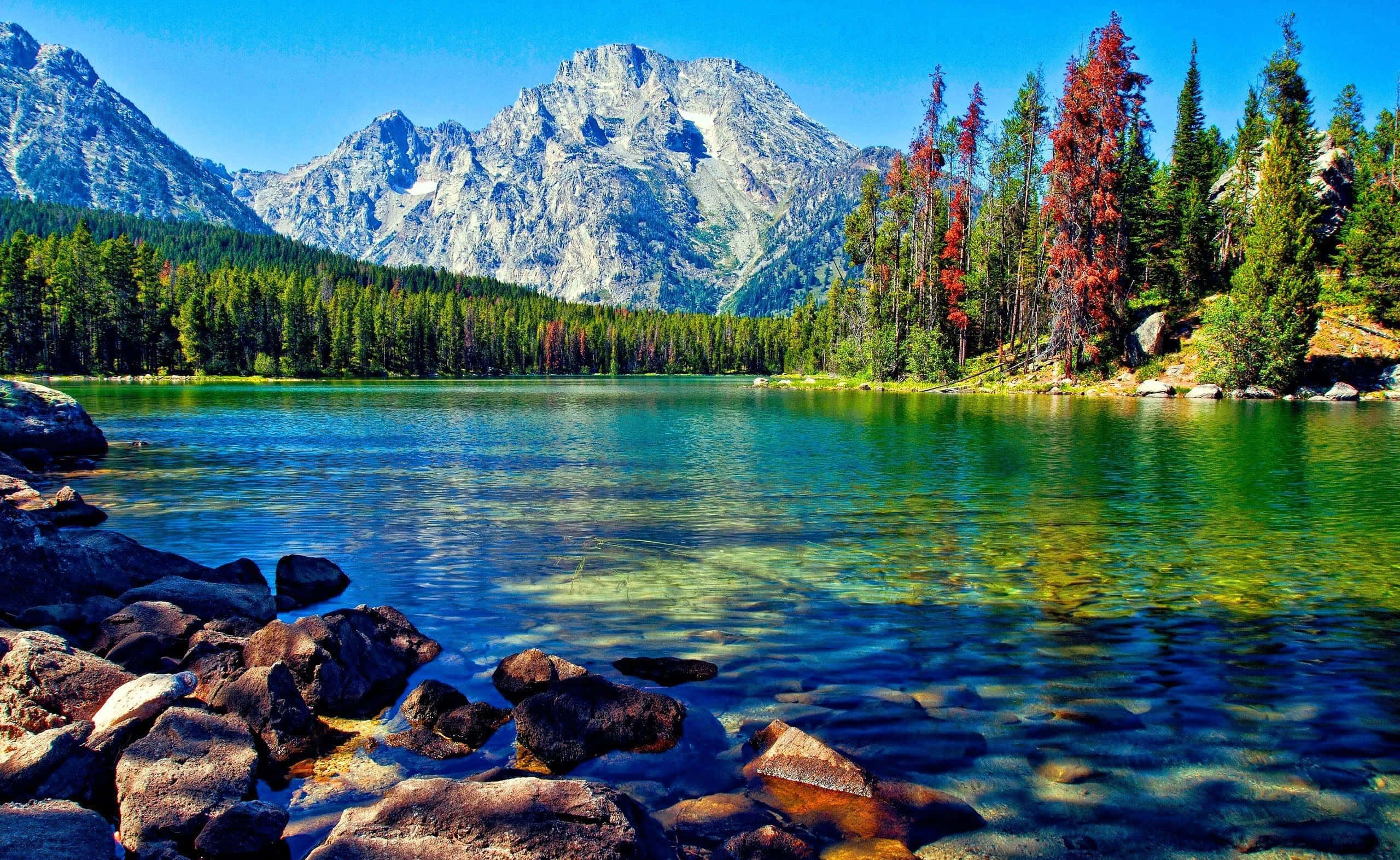 Beautiful Lake, alpine lake, snow-capped peaks, 2K Desktop Wallpaper