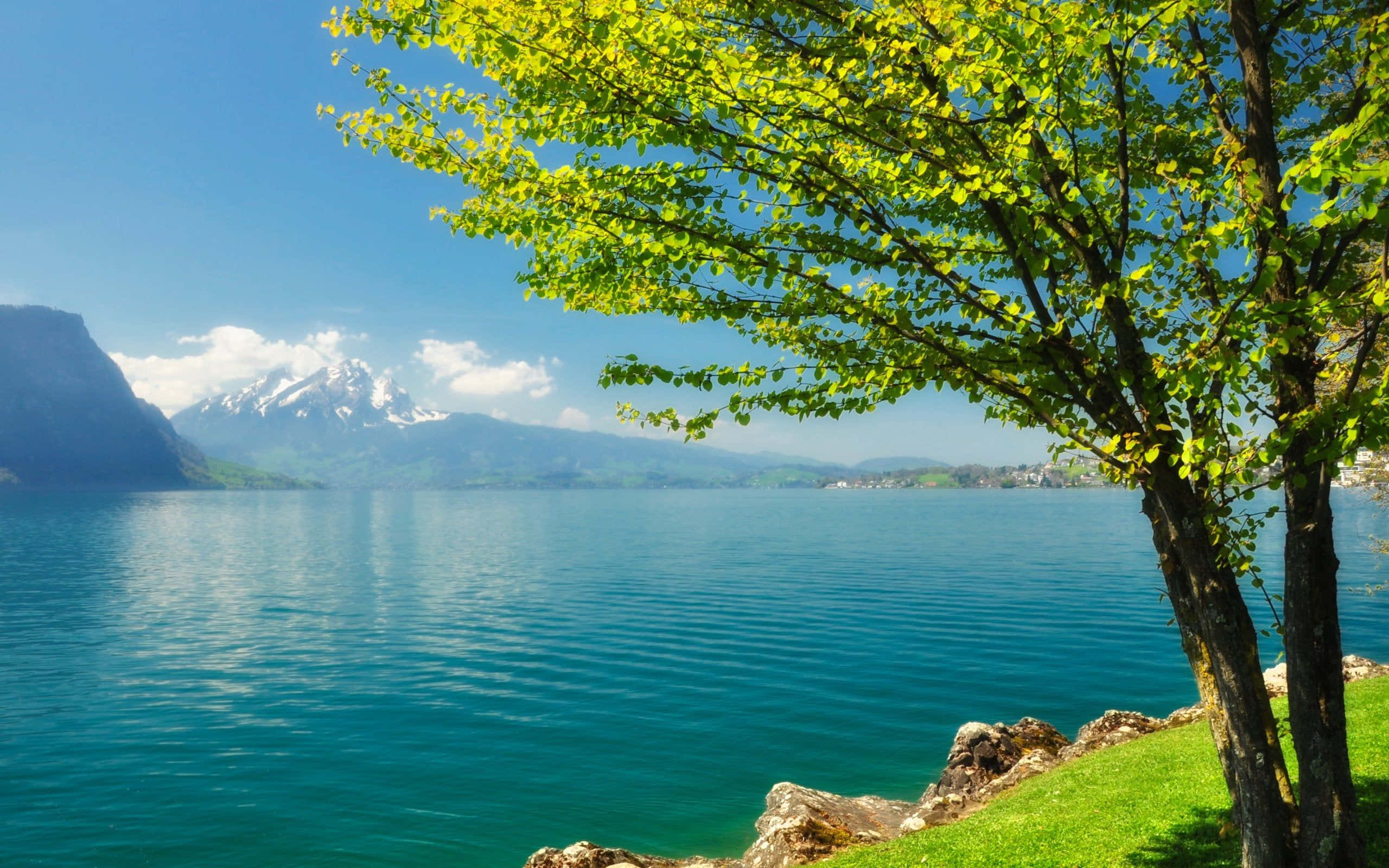 pristine lake, turquoise lake, snow-capped mountains, 2K Desktop Wallpaper