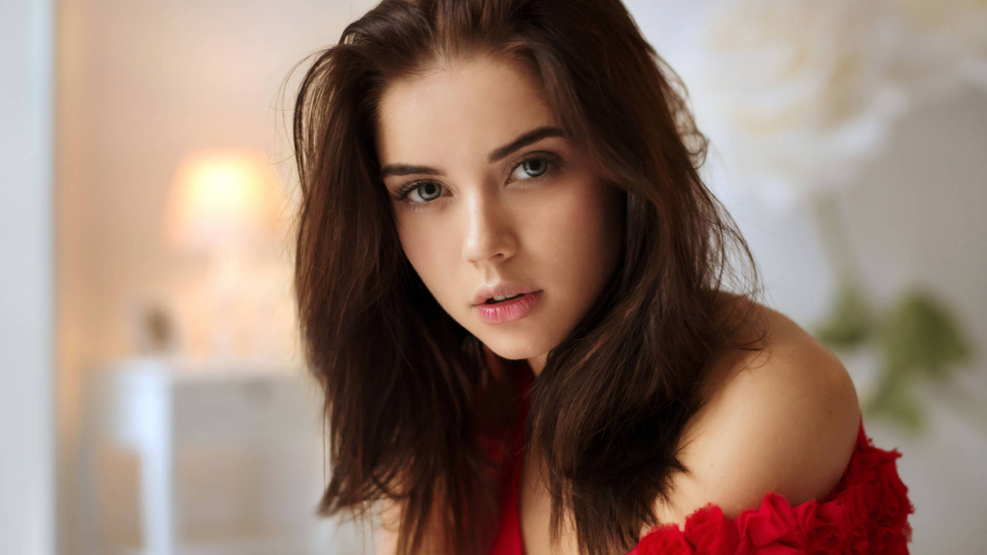 short hair, brown hair, green eyes, Full HD Desktop Wallpaper