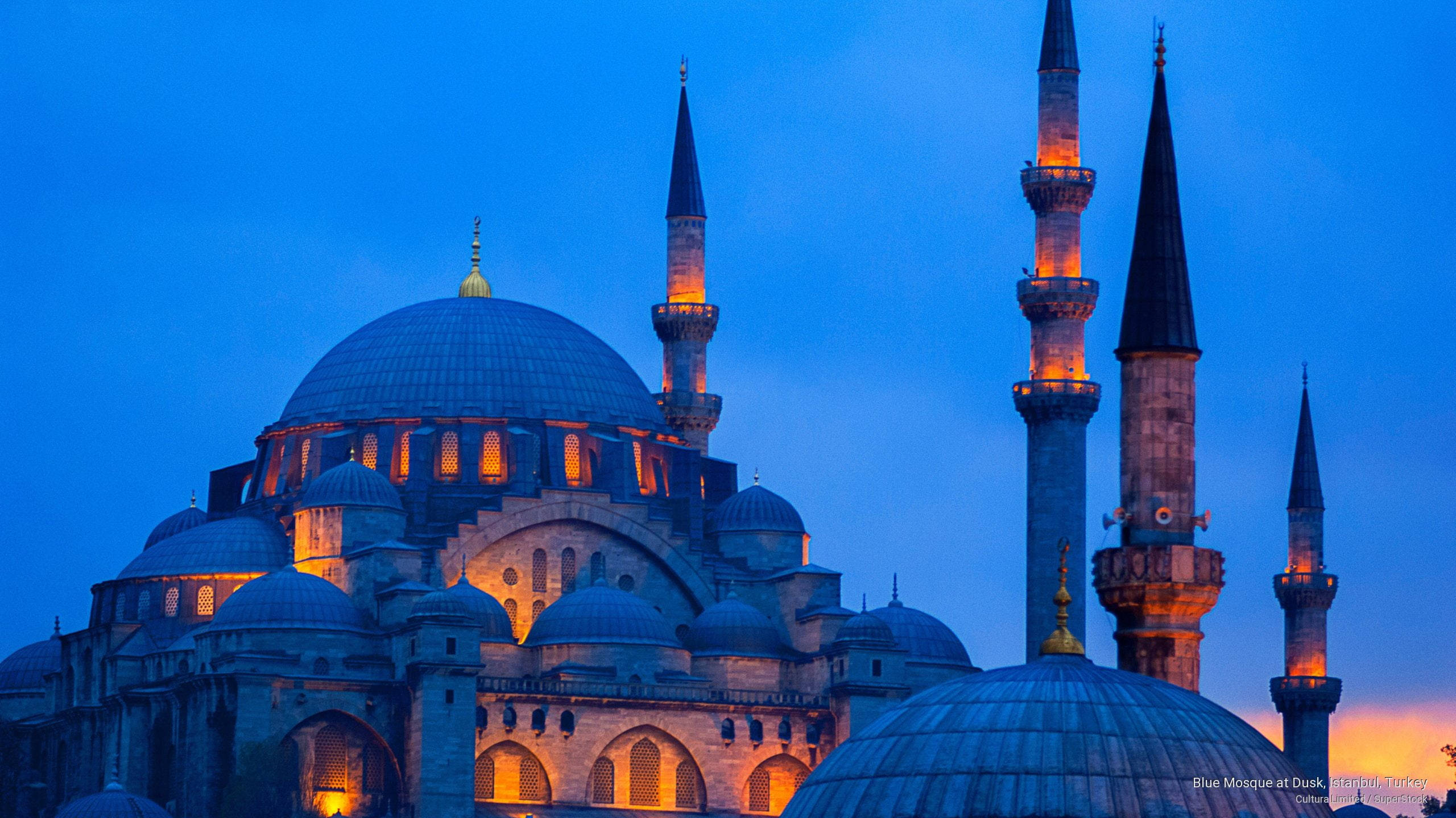 Blue Mosque, dusk, golden lights, 2K Desktop Wallpaper