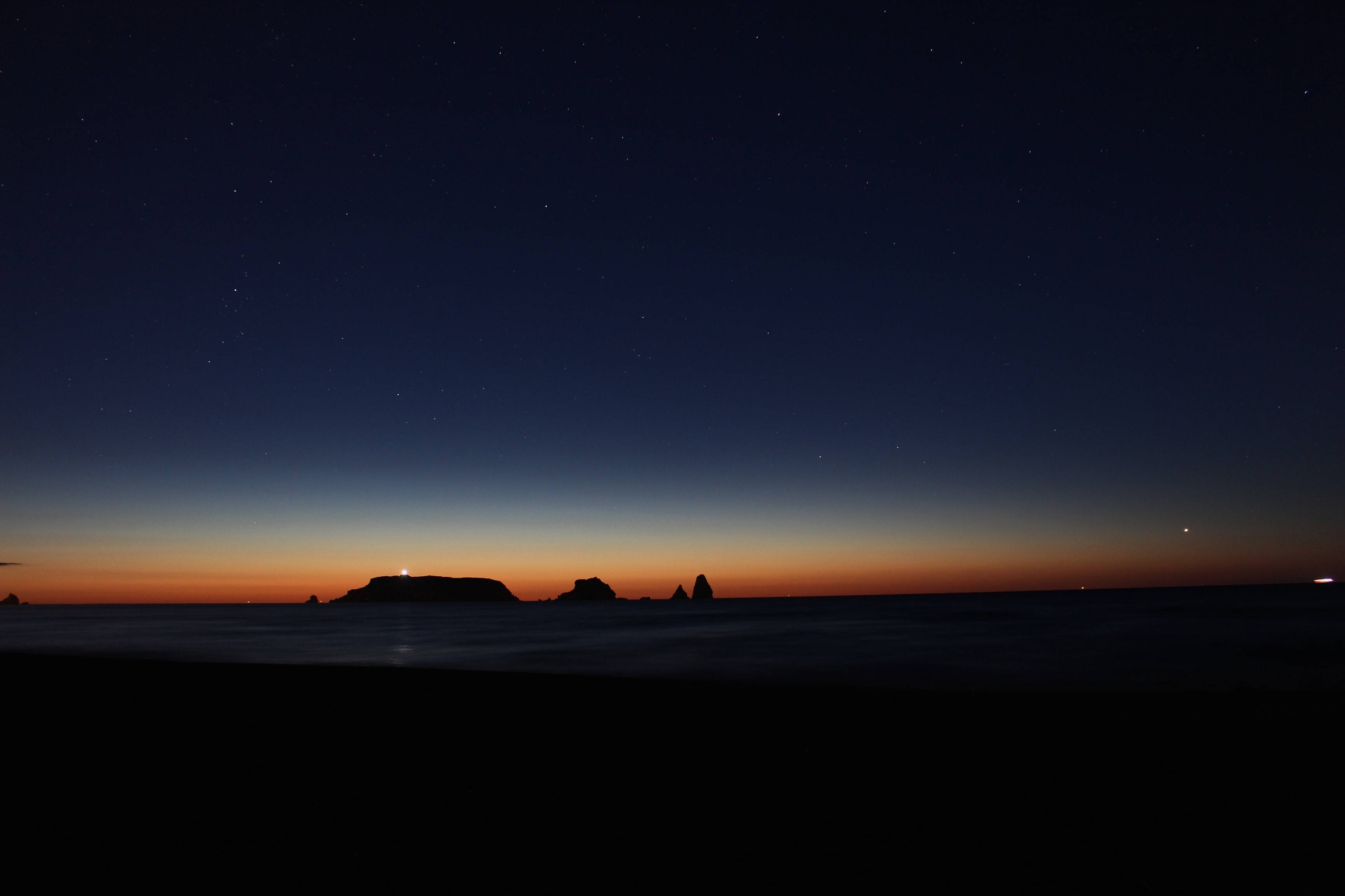 night sky, stars, dark beach, 2K Desktop Wallpaper
