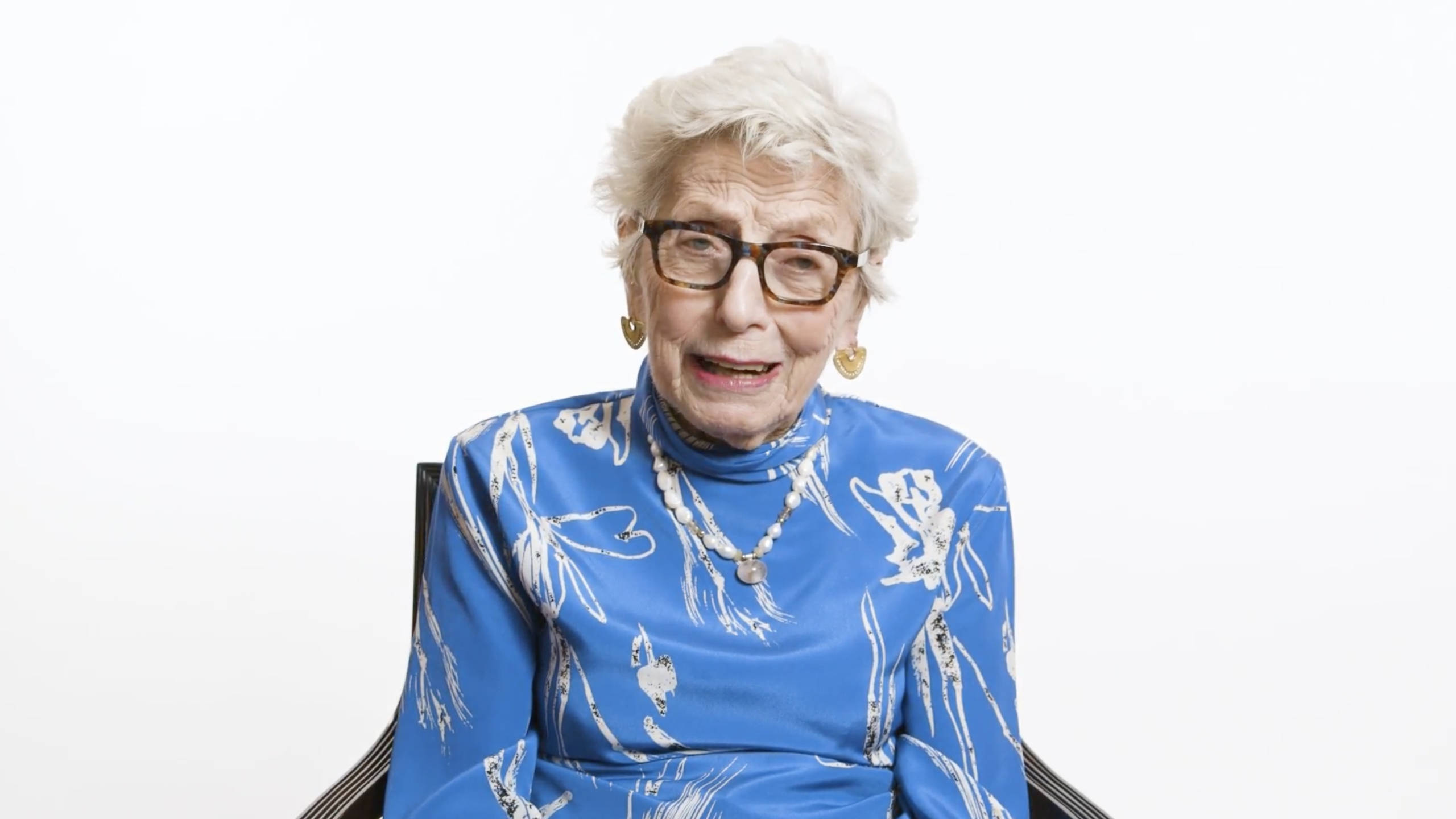 Beautiful Older Woman, white hair, glasses, 2K Desktop Wallpaper