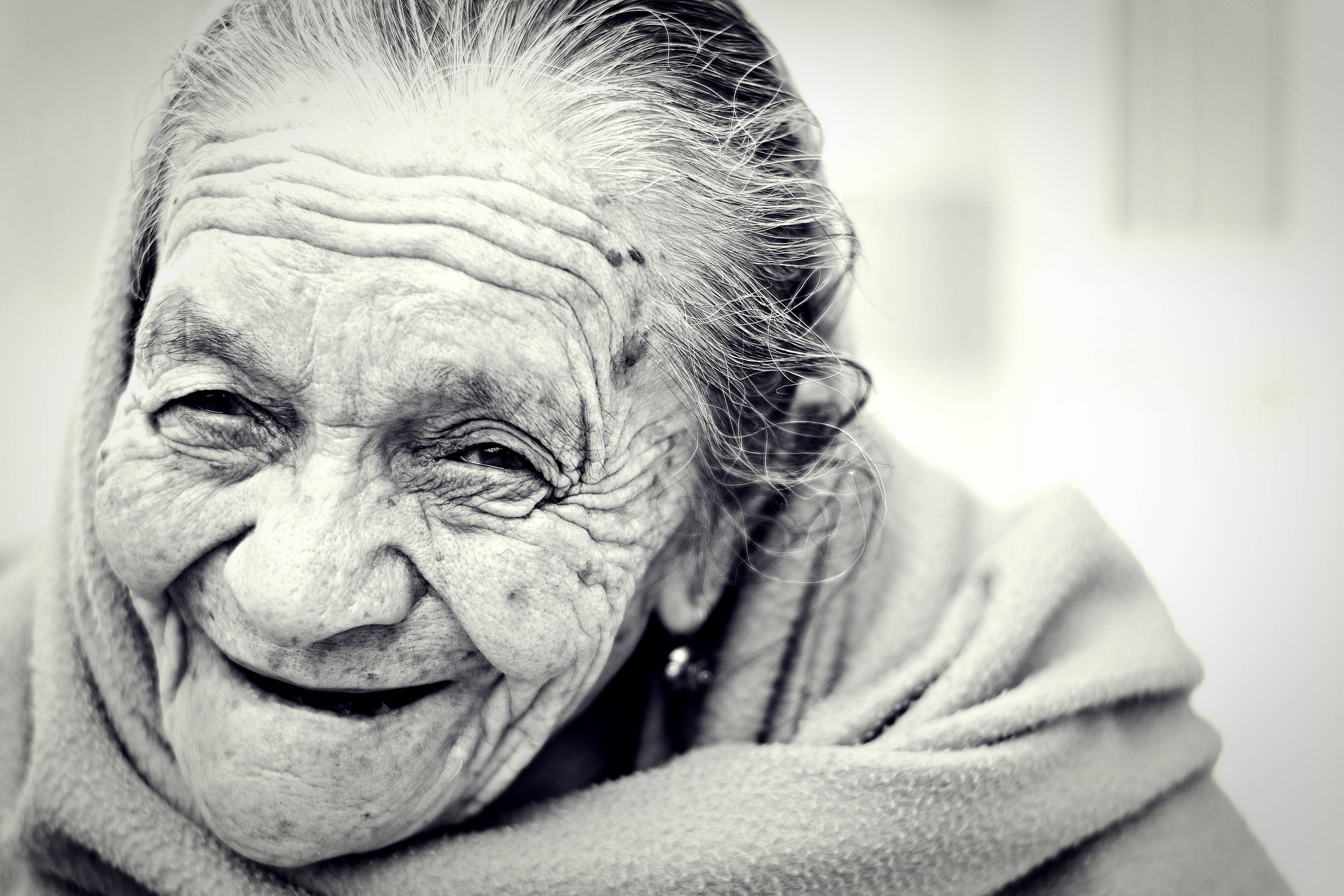 monochrome, beautiful older woman, black and white portrait, 5K Desktop Wallpaper