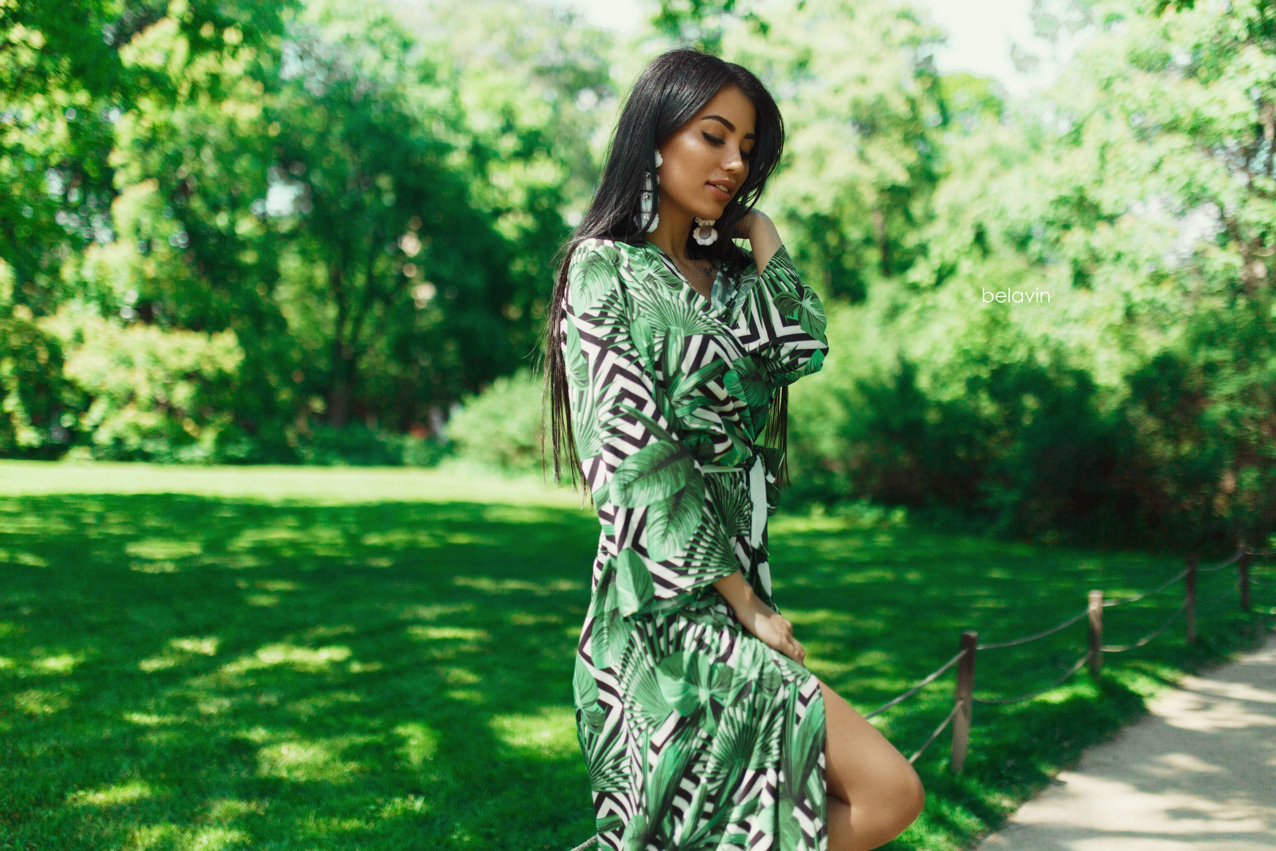 geometric palm patterned dress, green and white patterned dress, sunlit garden path, 2K Desktop Wallpaper